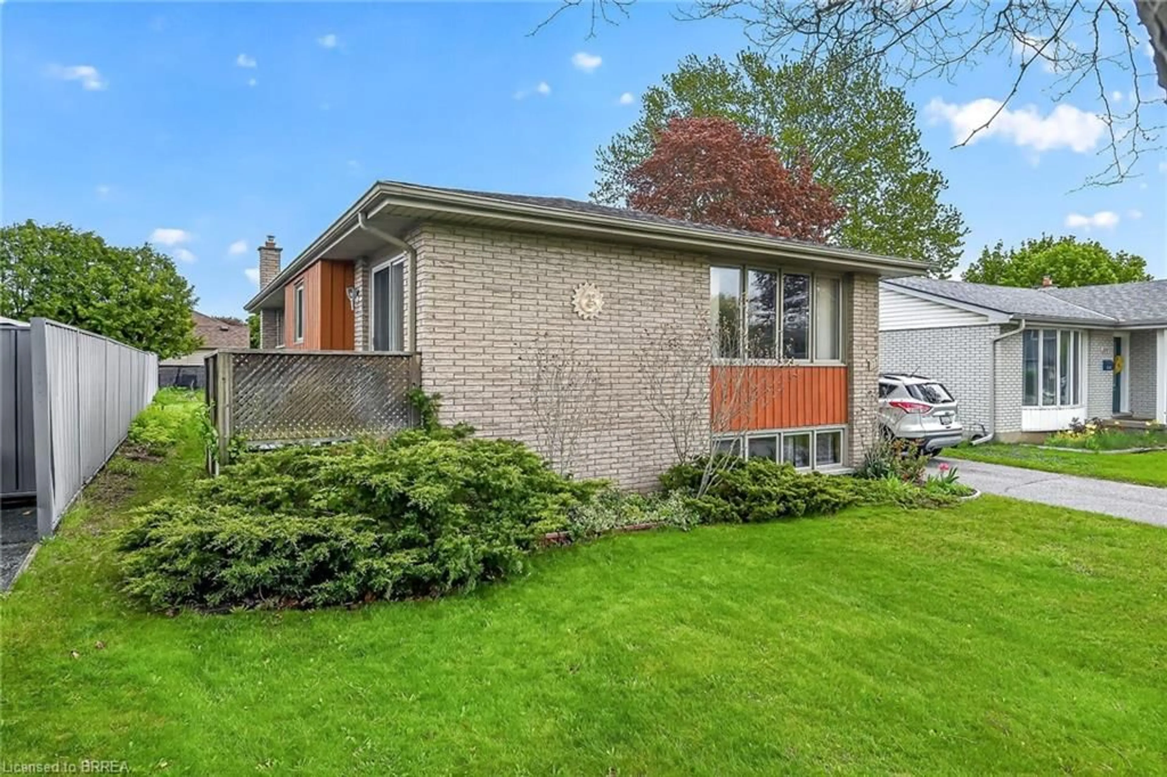 Home with brick exterior material, street for 111 Memorial Dr, Brantford Ontario N3R 5S4