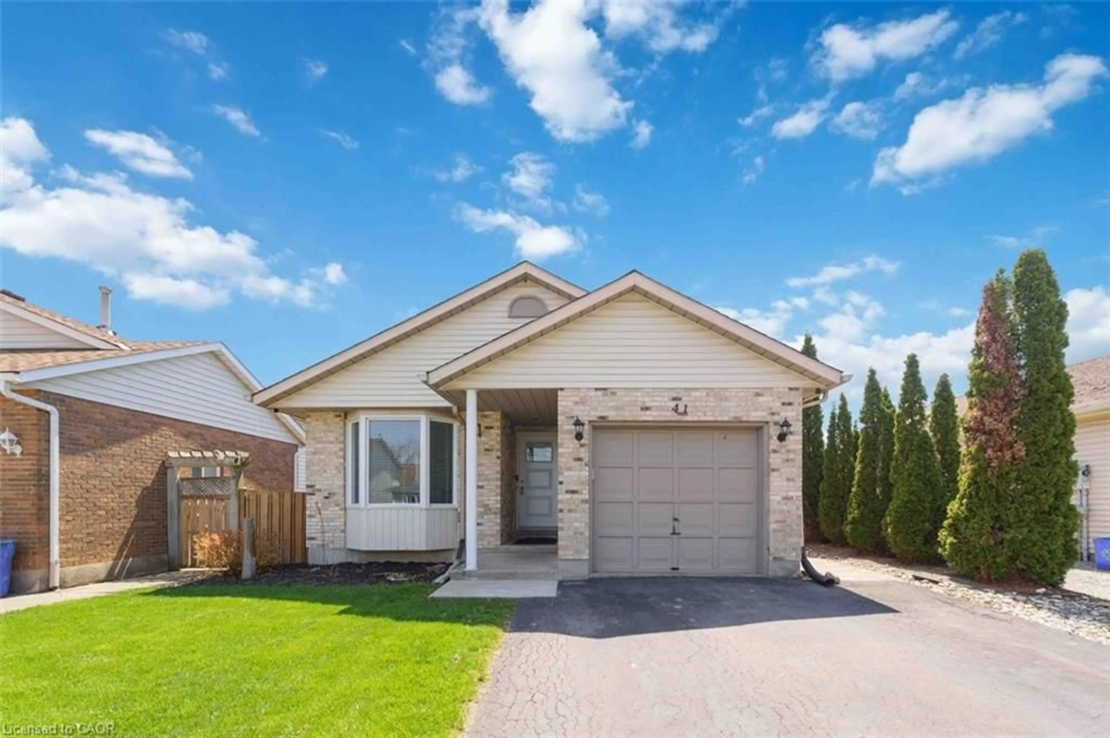Home with brick exterior material, street for 41 Eastwood Dr, Welland Ontario L3C 6W1