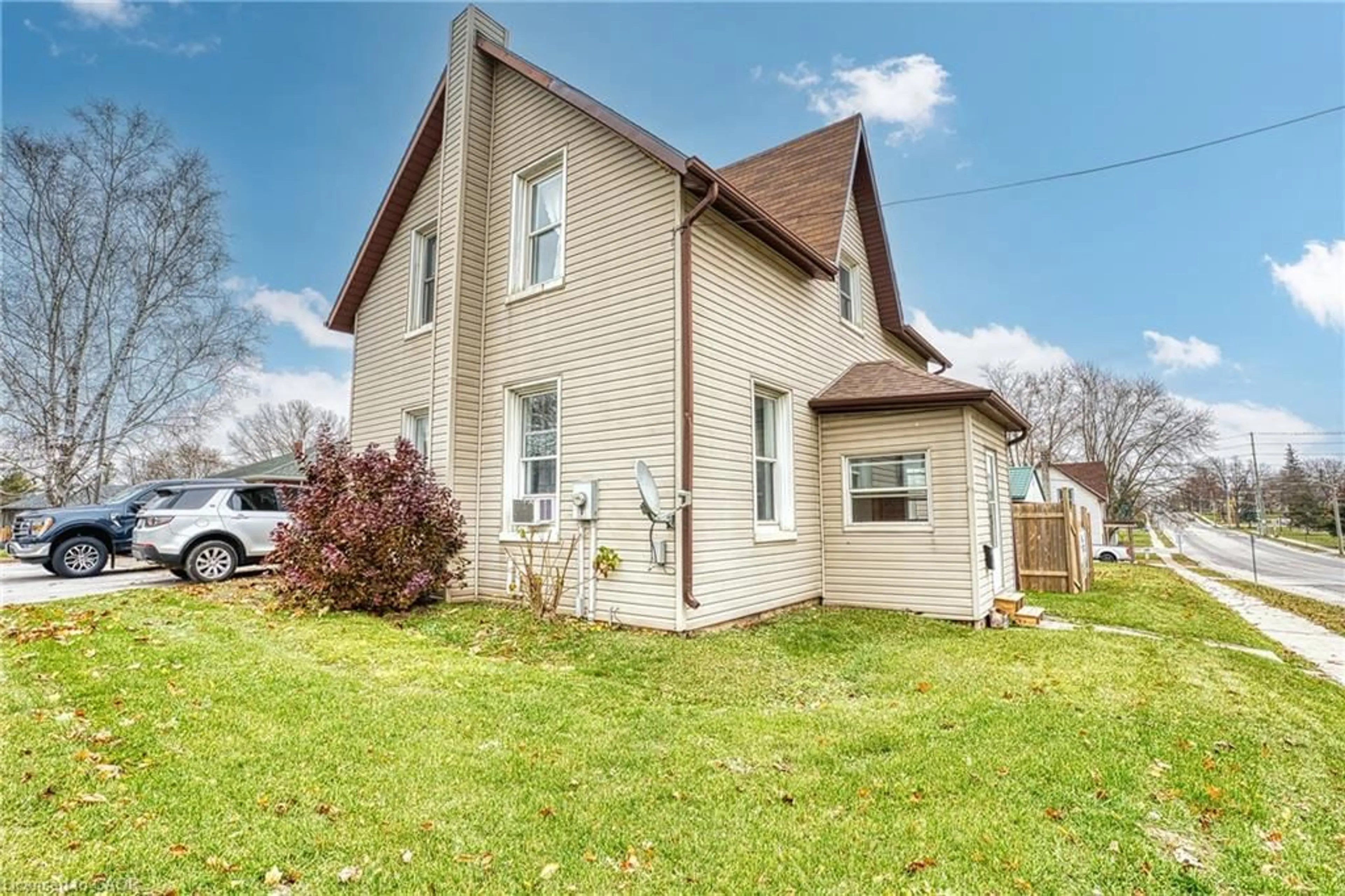 Unknown for 745 Main St, Listowel Ontario N4W 1B2