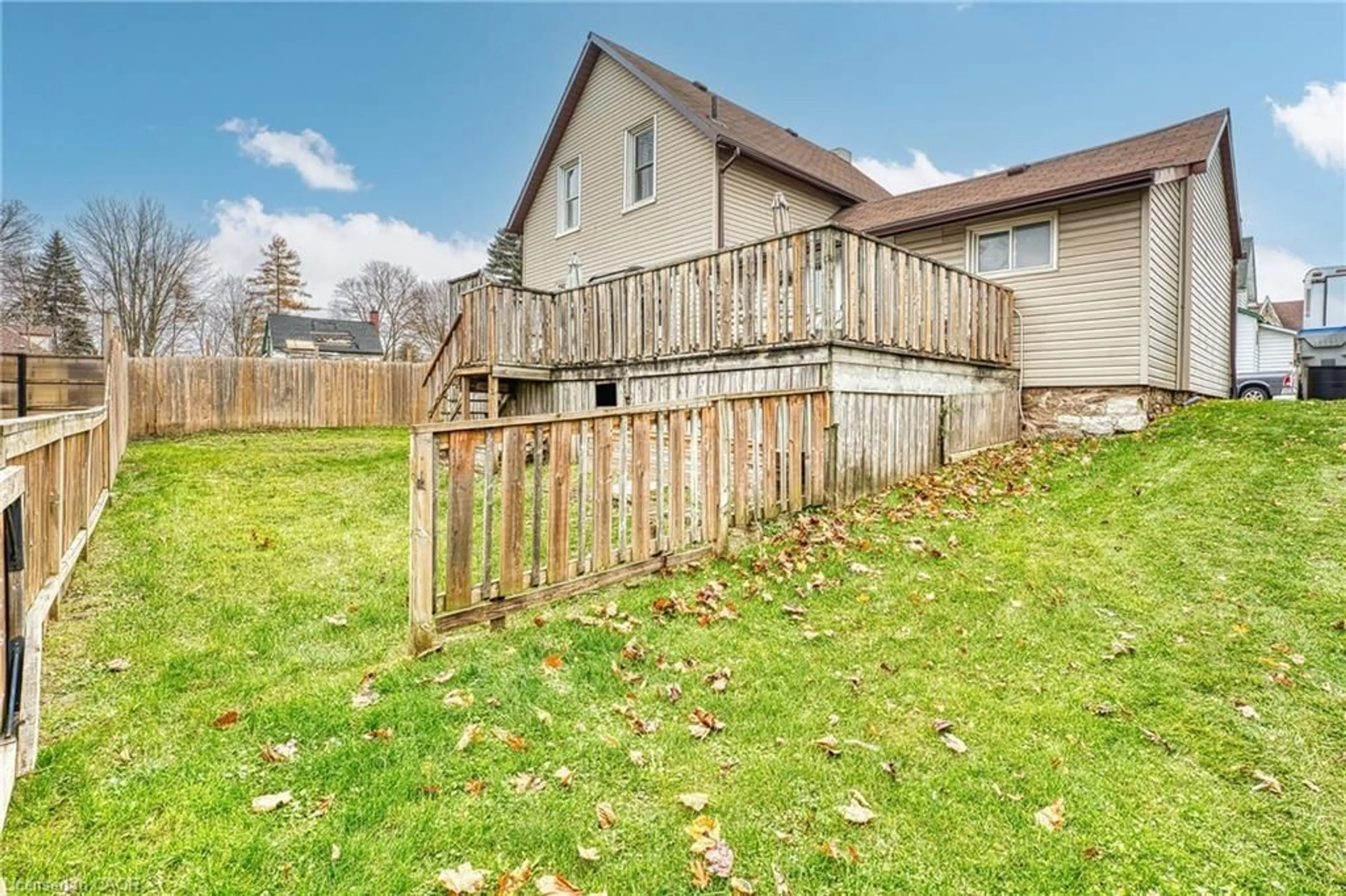 Patio, unknown for 745 Main St, Listowel Ontario N4W 1B2