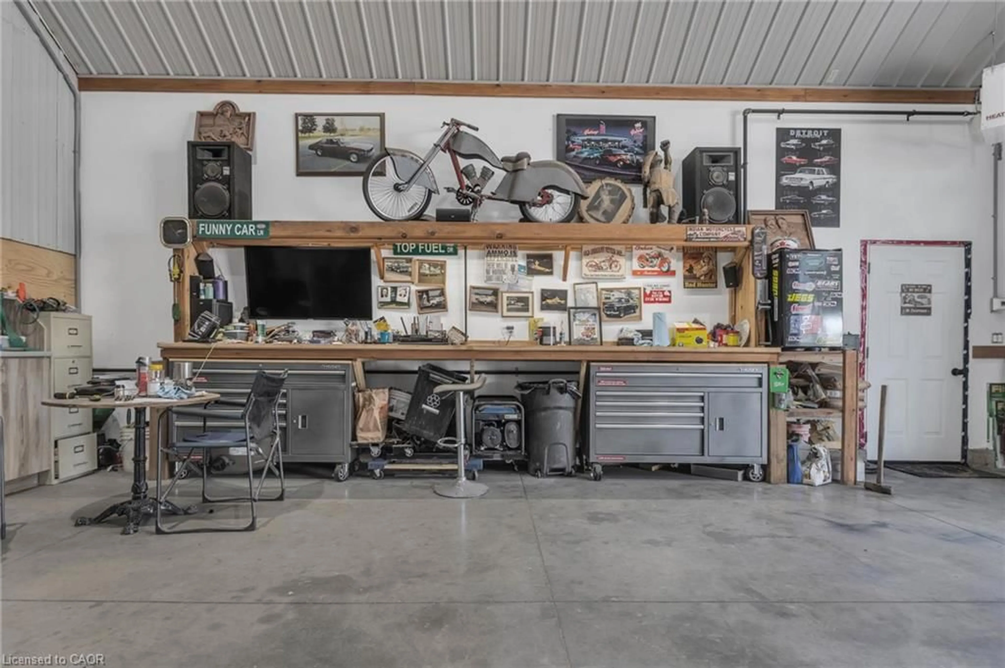 Indoor garage for 18 Queen St, Beachville Ontario N0J 1A0