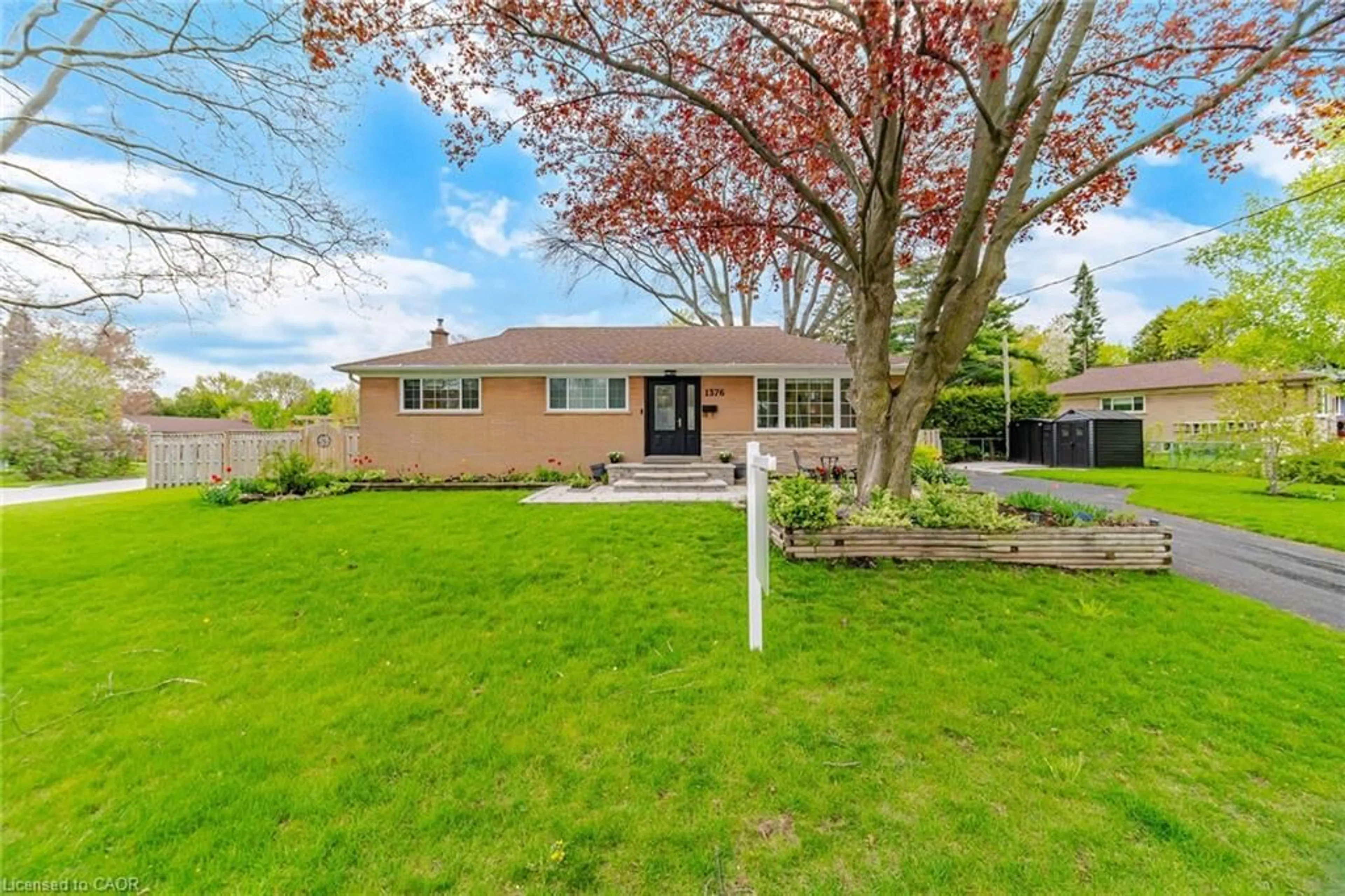 Home with vinyl exterior material, street for 1376 Royal Dr, Burlington Ontario L7P 2G9