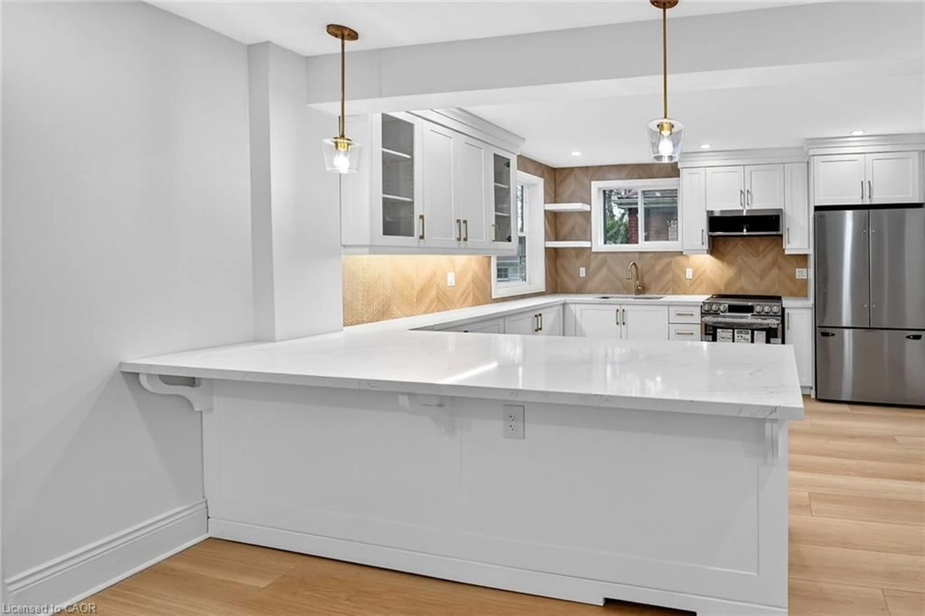 Open concept kitchen, ceramic/tile floor for 101 Houghton Ave, Hamilton Ontario L8K 2M9