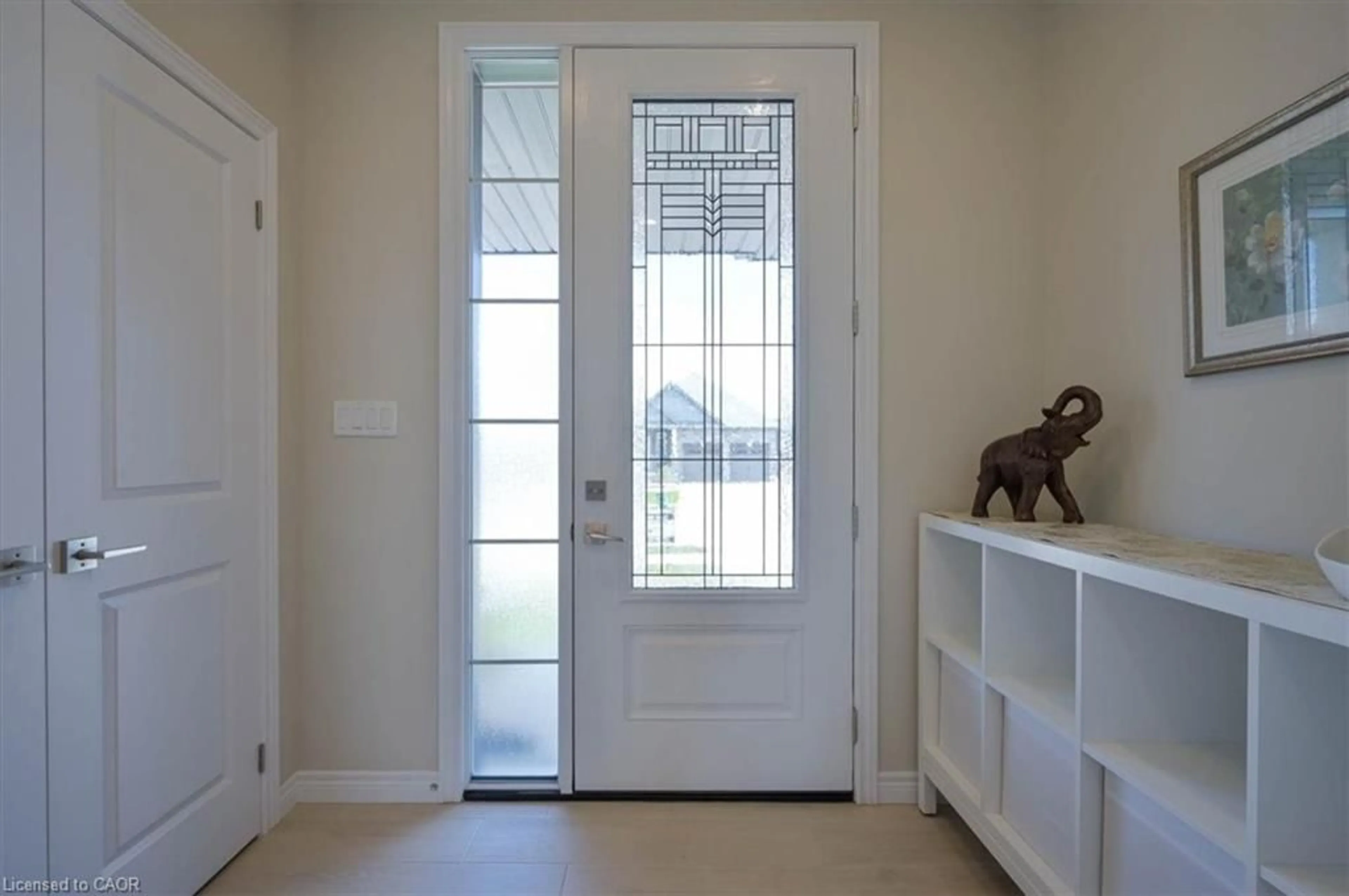 Indoor entryway for 107 Snyder Ave, Elmira Ontario N3B 0E1