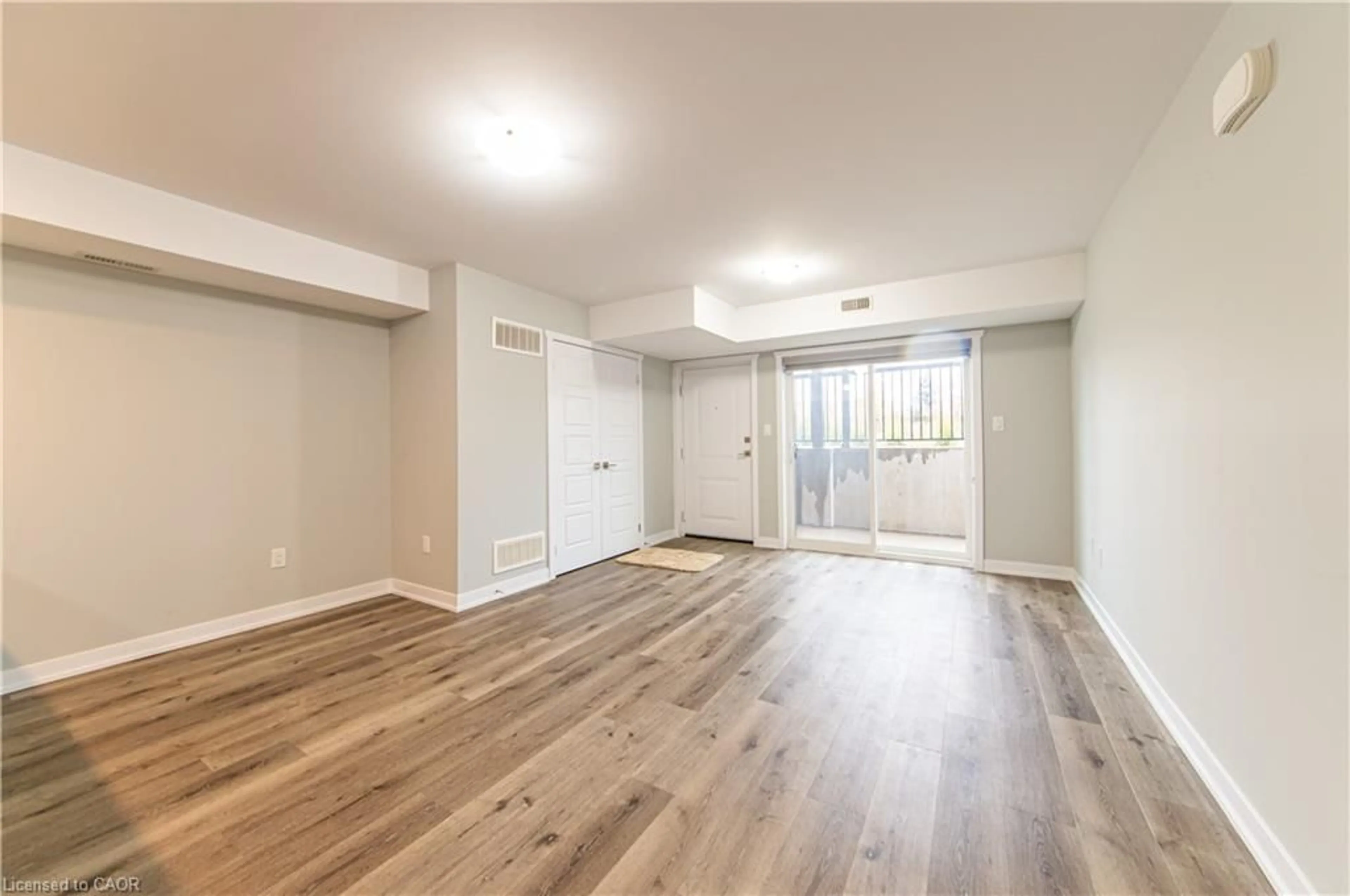 A pic of a room for 1331 Countrystone Dr #B9, Kitchener Ontario N2N 3R9