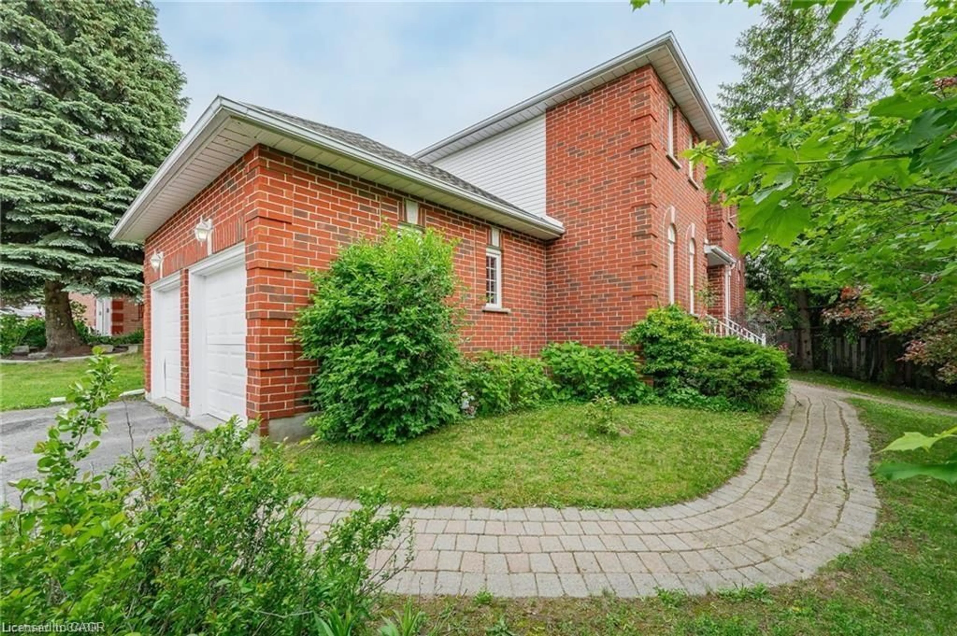Home with brick exterior material, street for 444 Burnett Ave, Cambridge Ontario N1T 1L3