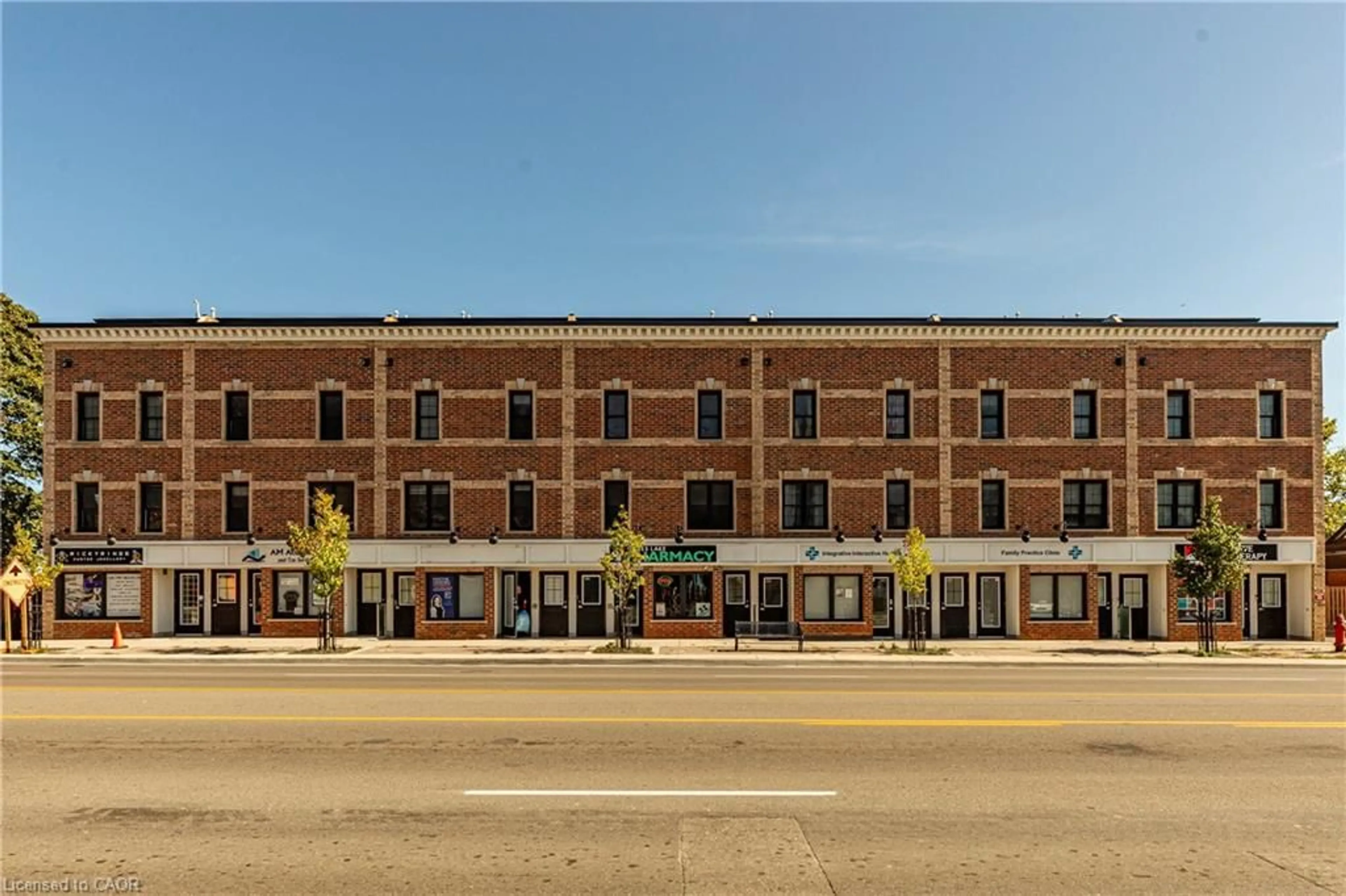 Home with brick exterior material, building for 760 Lakeshore Rd #201, Mississauga Ontario L5E 1C7