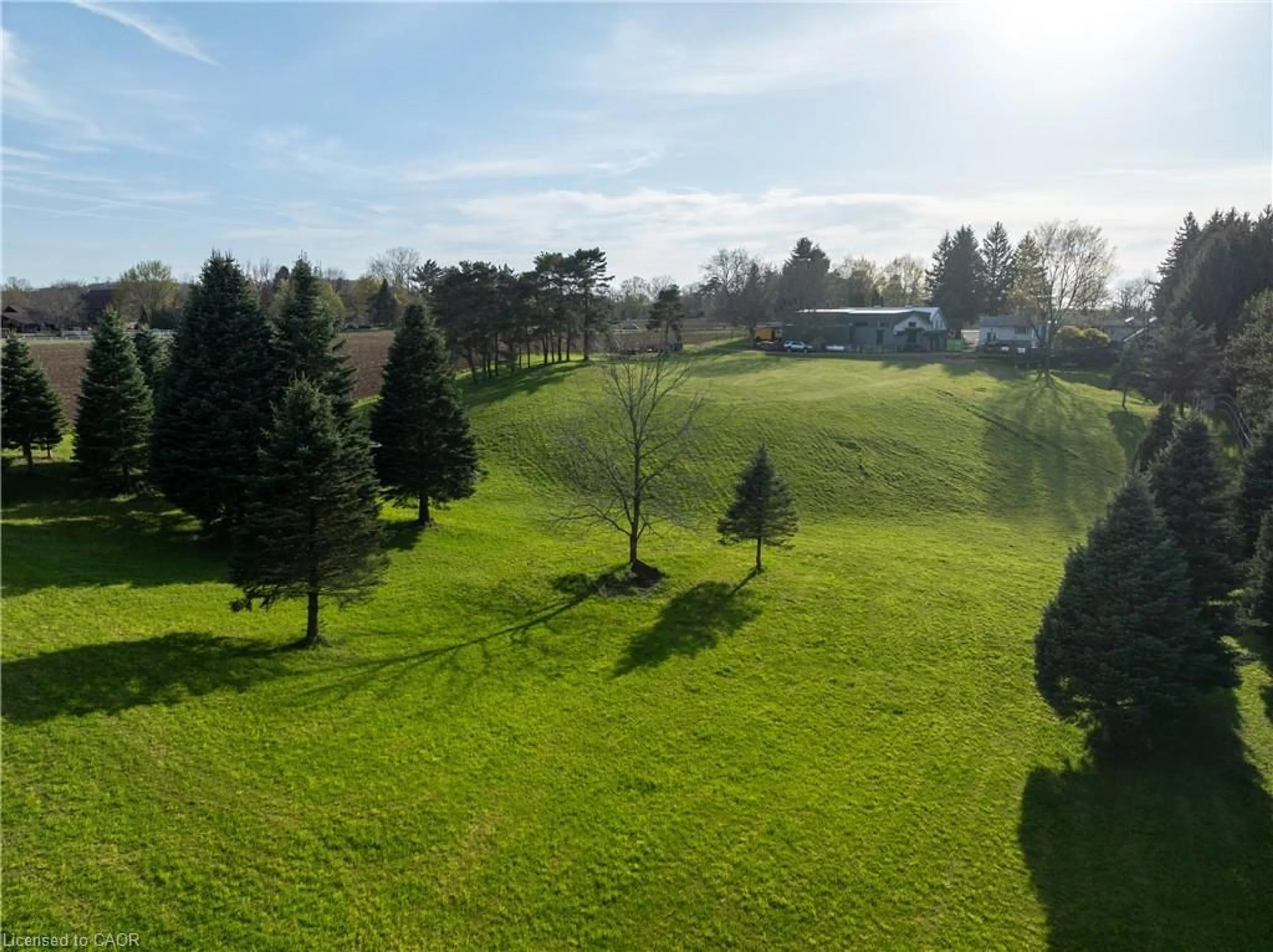 A pic from outside/outdoor area/front of a property/back of a property/a pic from drone, forest/trees view for 2010 Hansler St, Pelham Ontario L0S 1M0