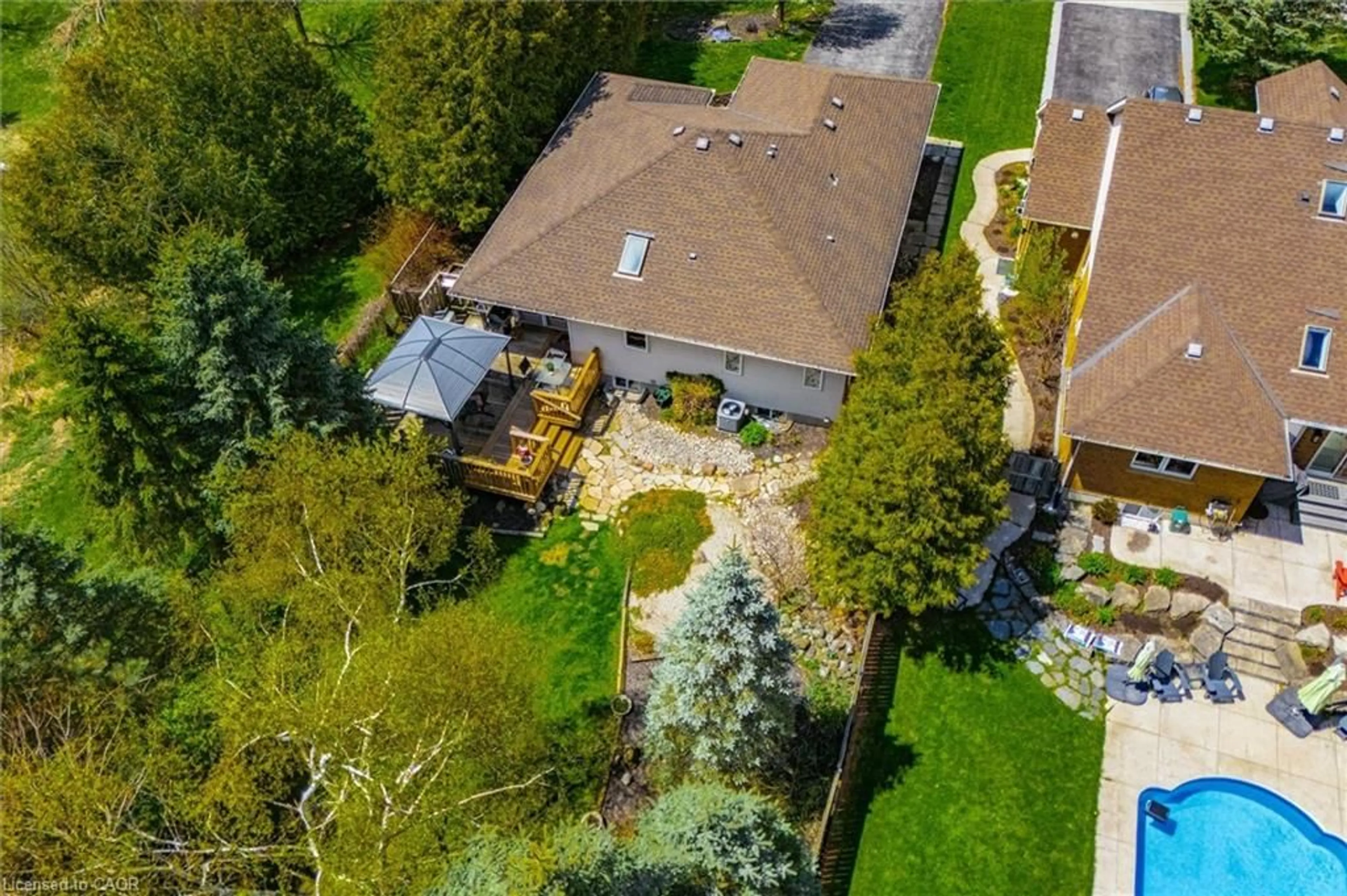 A pic from outside/outdoor area/front of a property/back of a property/a pic from drone, street for 5 Clarke St, Elora Ontario N0B 1S0