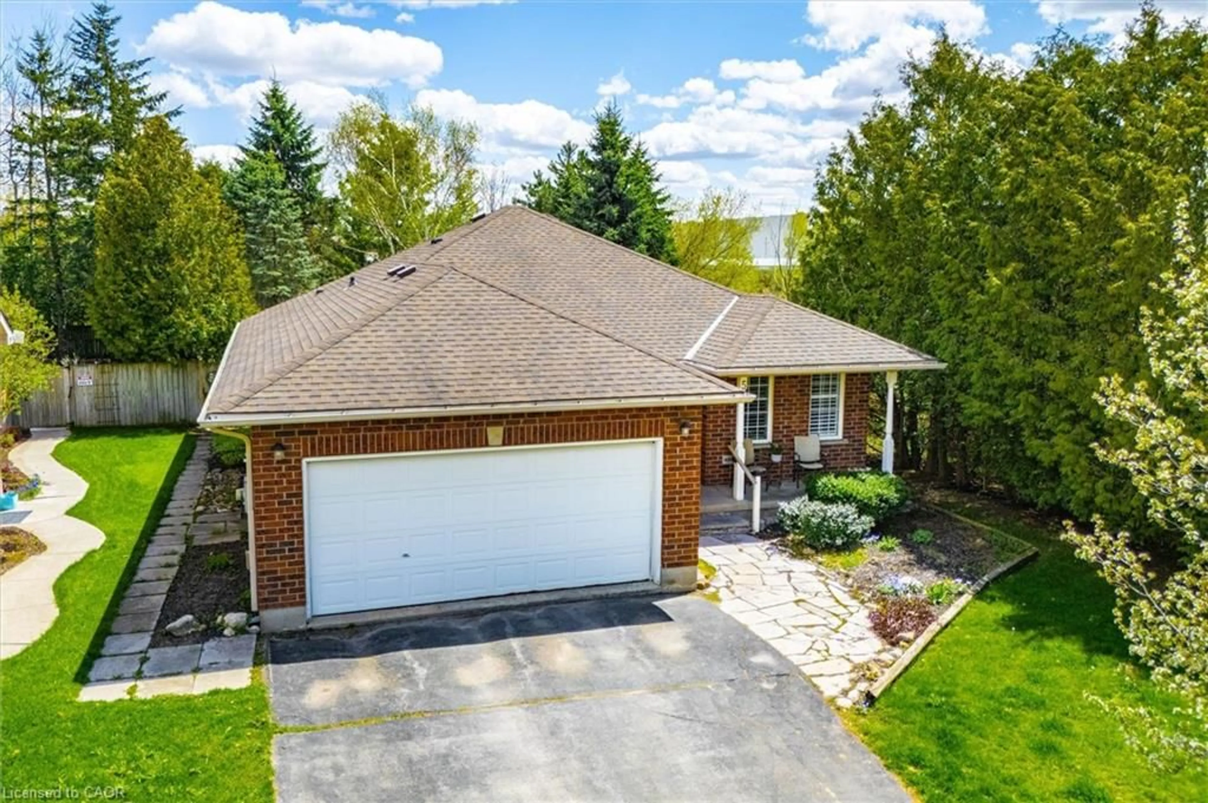 A pic from outside/outdoor area/front of a property/back of a property/a pic from drone, street for 5 Clarke St, Elora Ontario N0B 1S0
