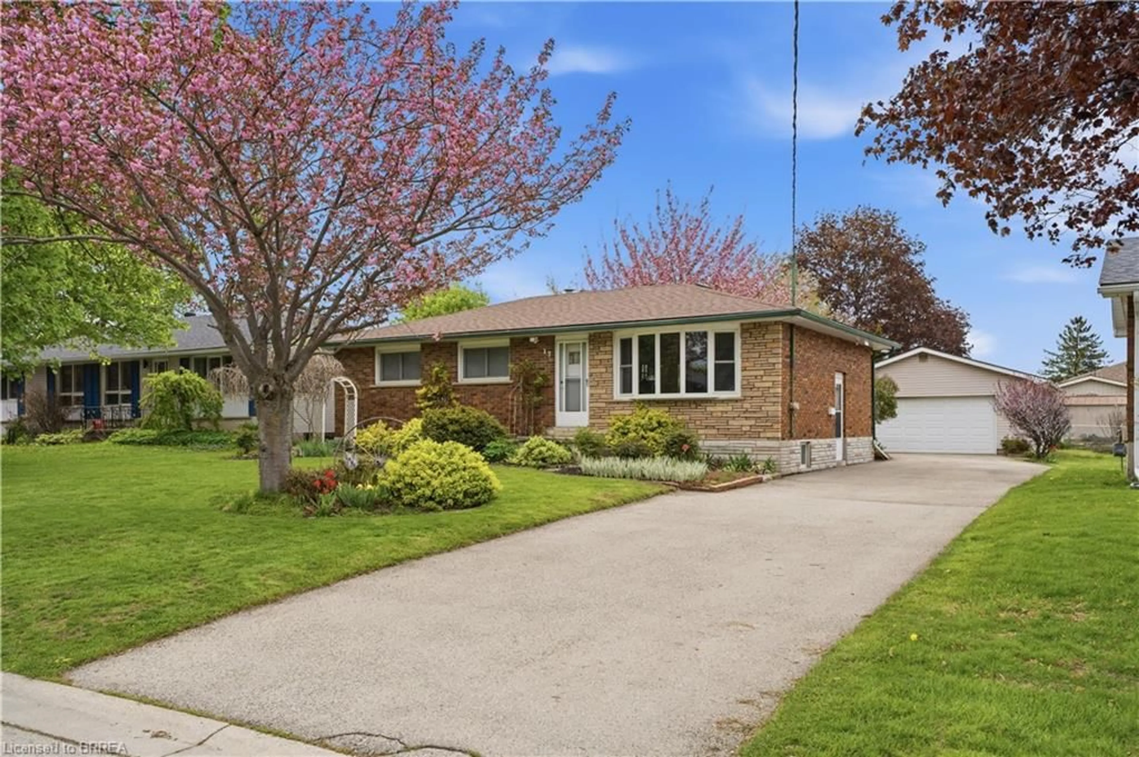 Home with brick exterior material, street for 17 Kathleen St, Paris Ontario N3L 1V7