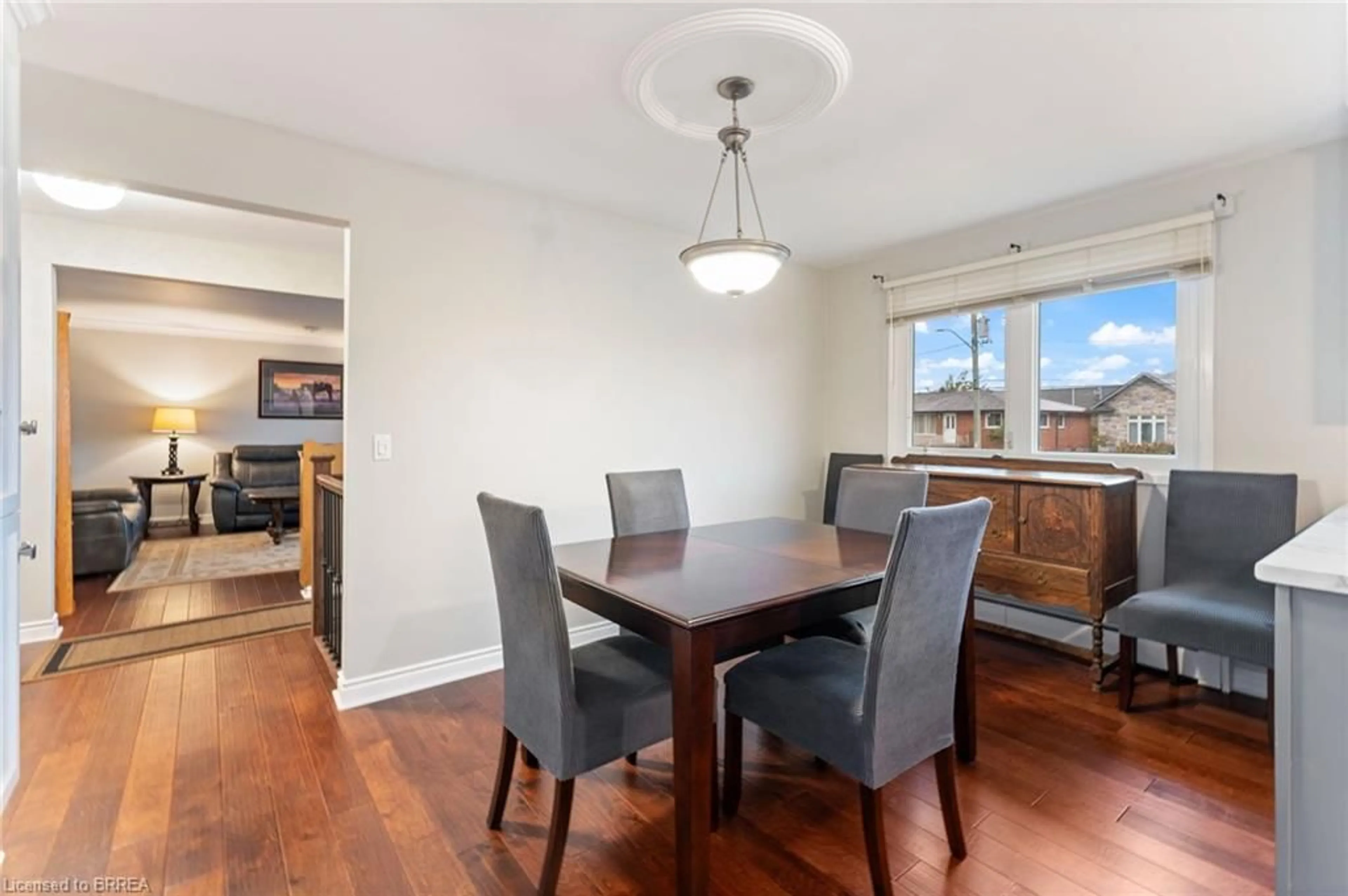 Dining room, wood/laminate floor for 21 Janet St, Port Colborne Ontario L3K 2E6