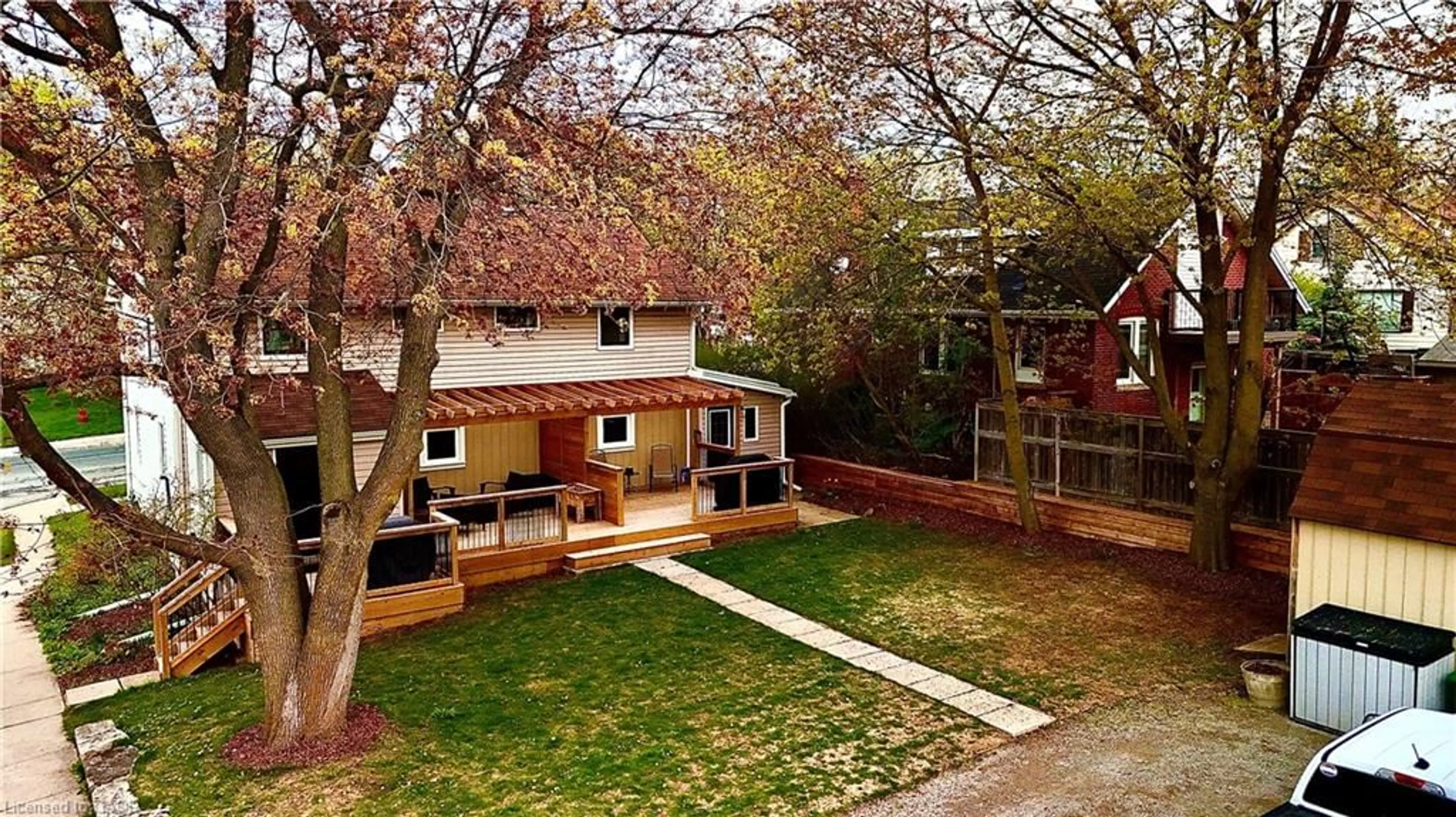 A pic from outside/outdoor area/front of a property/back of a property/a pic from drone, street for 358 Dundas St, Hamilton Ontario L0R 2H1