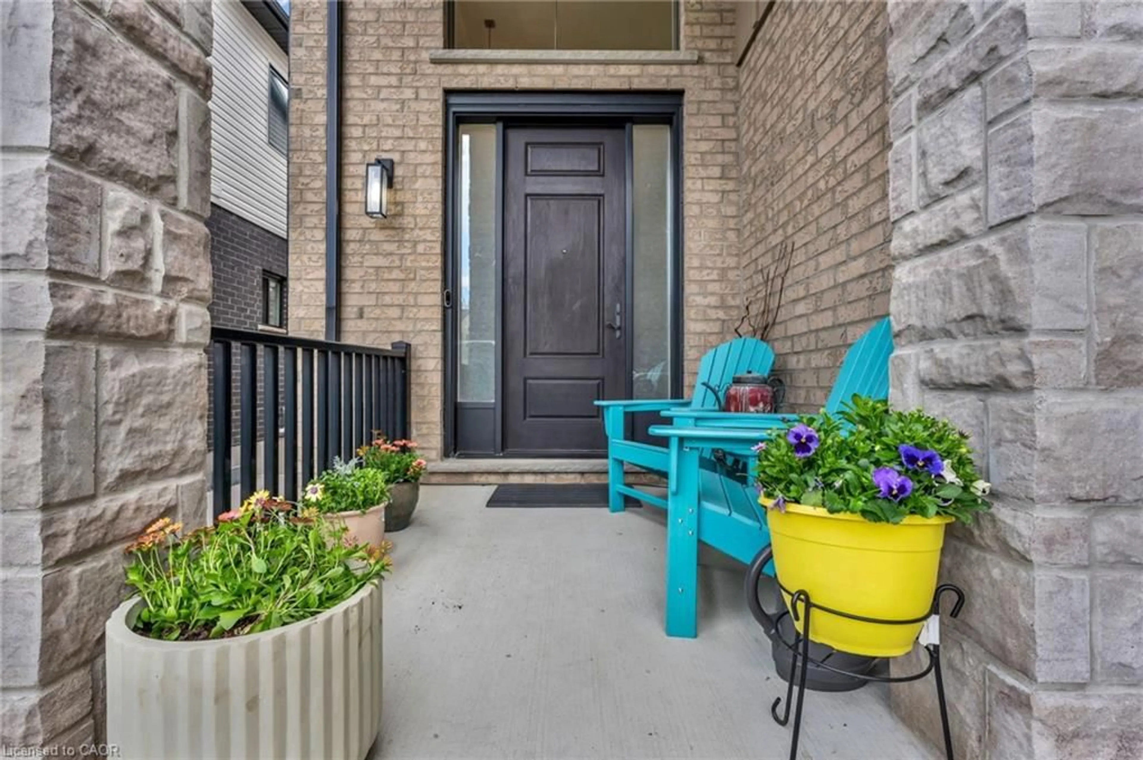Patio, street for 2195 Ironwood Rd, London Ontario N6K 0H2