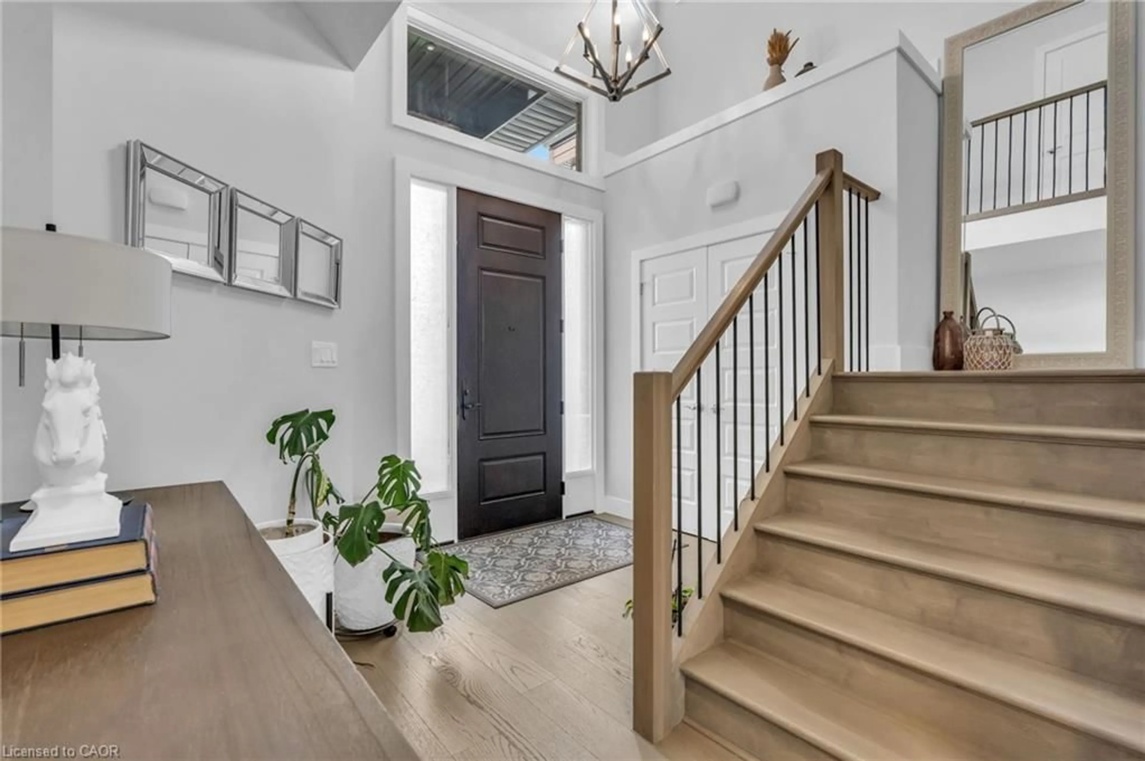 Indoor entryway for 2195 Ironwood Rd, London Ontario N6K 0H2