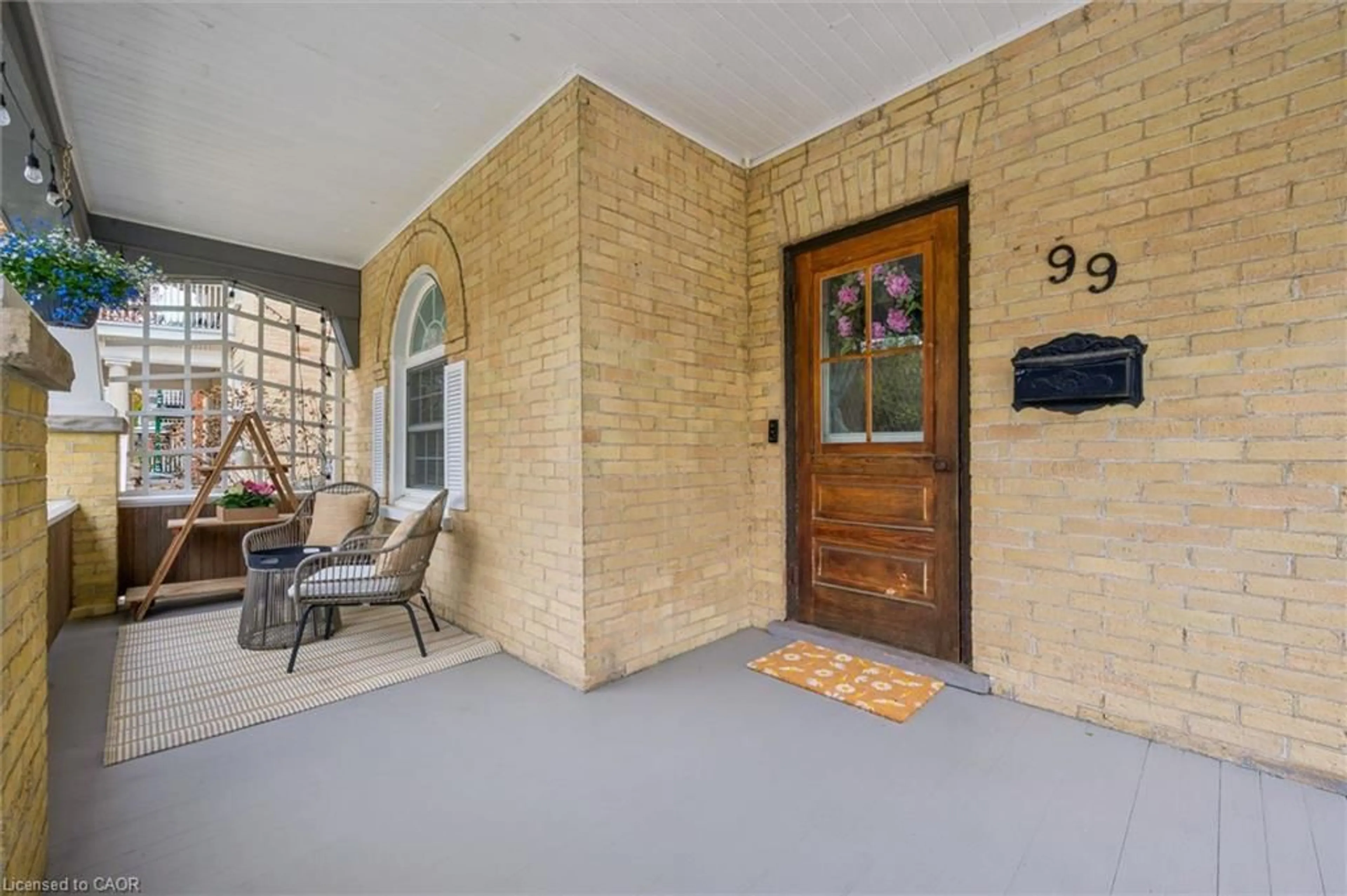 Indoor entryway for 99 Water St, Kitchener Ontario N2G 1Z4