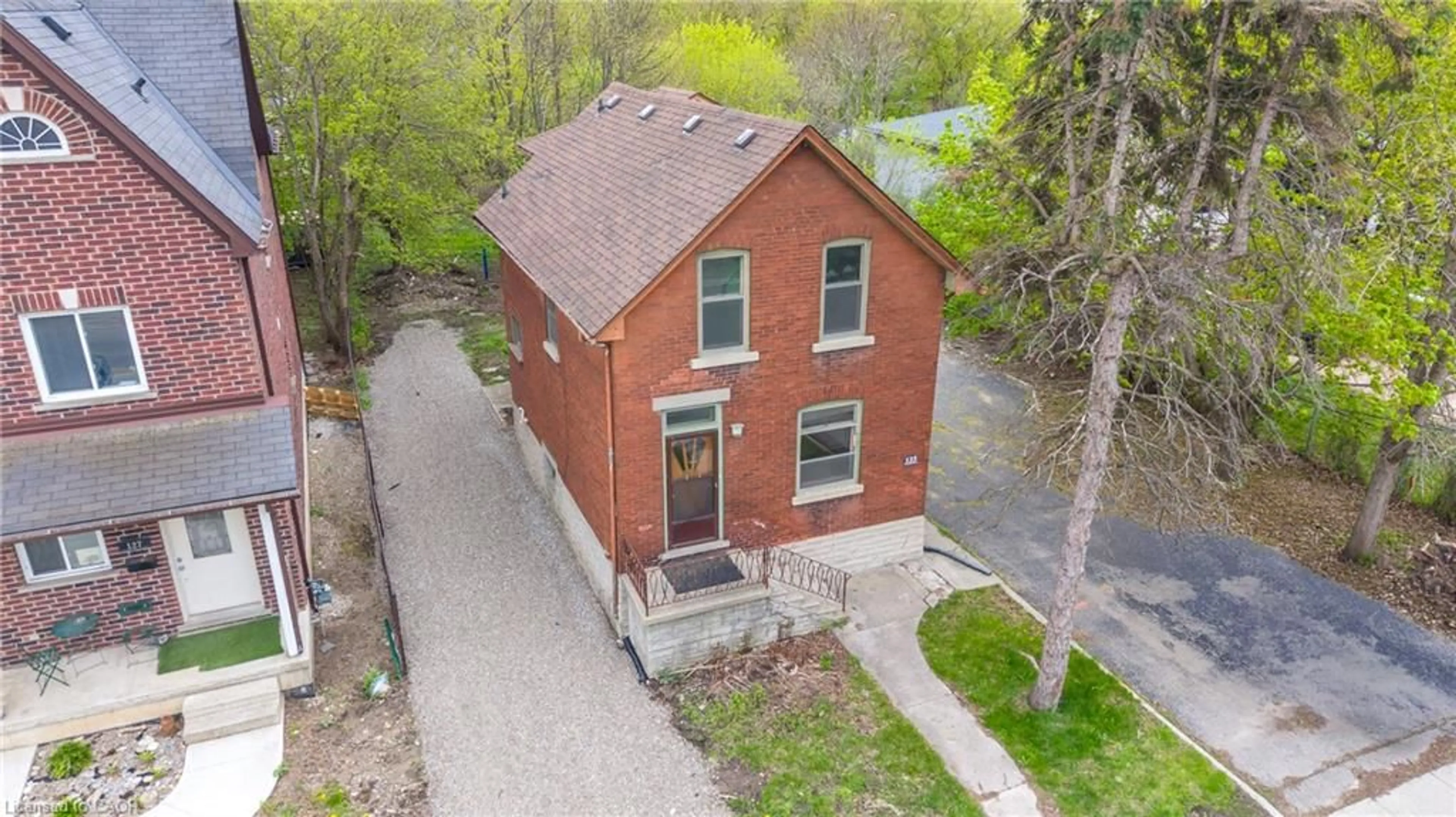 A pic from outside/outdoor area/front of a property/back of a property/a pic from drone, street for 123 Elizabeth St, Guelph Ontario N1E 2X4