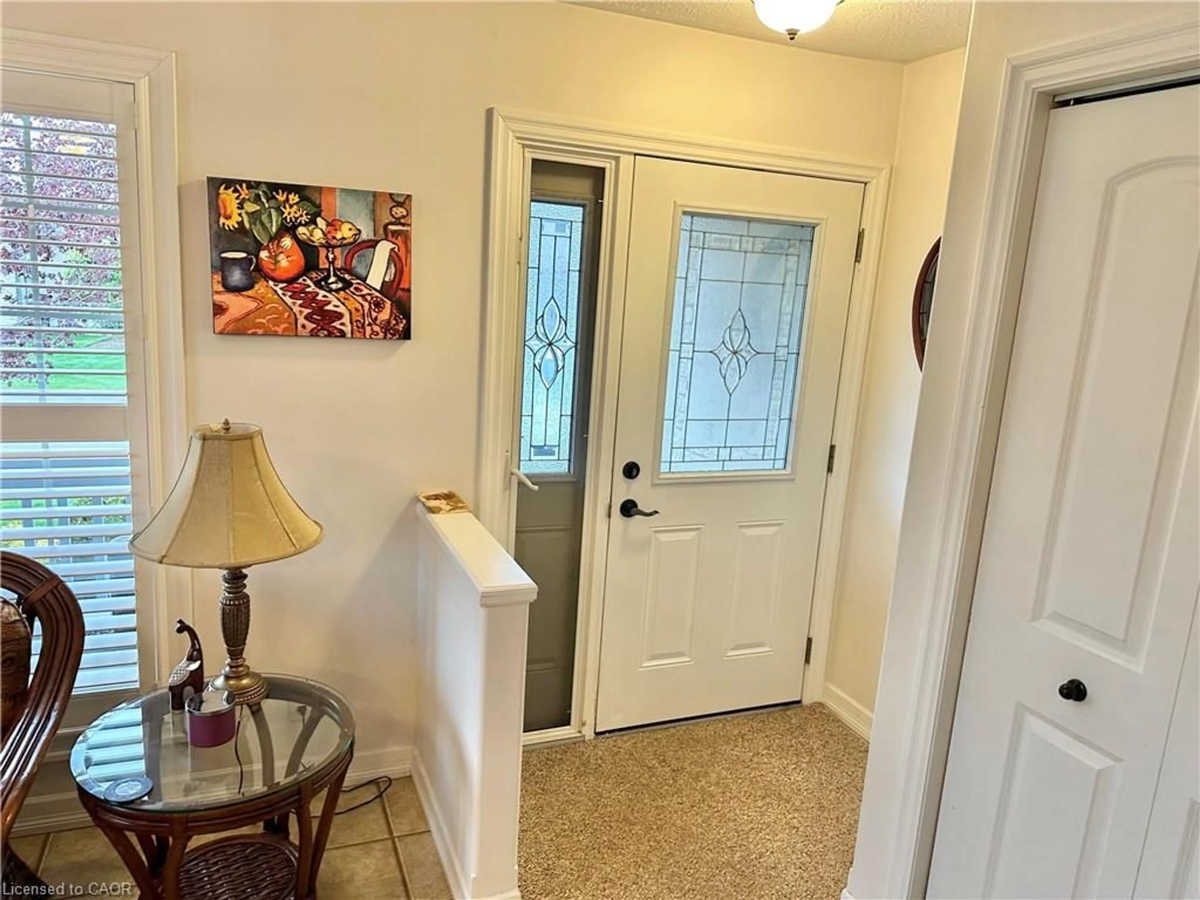 Indoor entryway for 409 Queen St #4, Simcoe Ontario N3Y 0A1