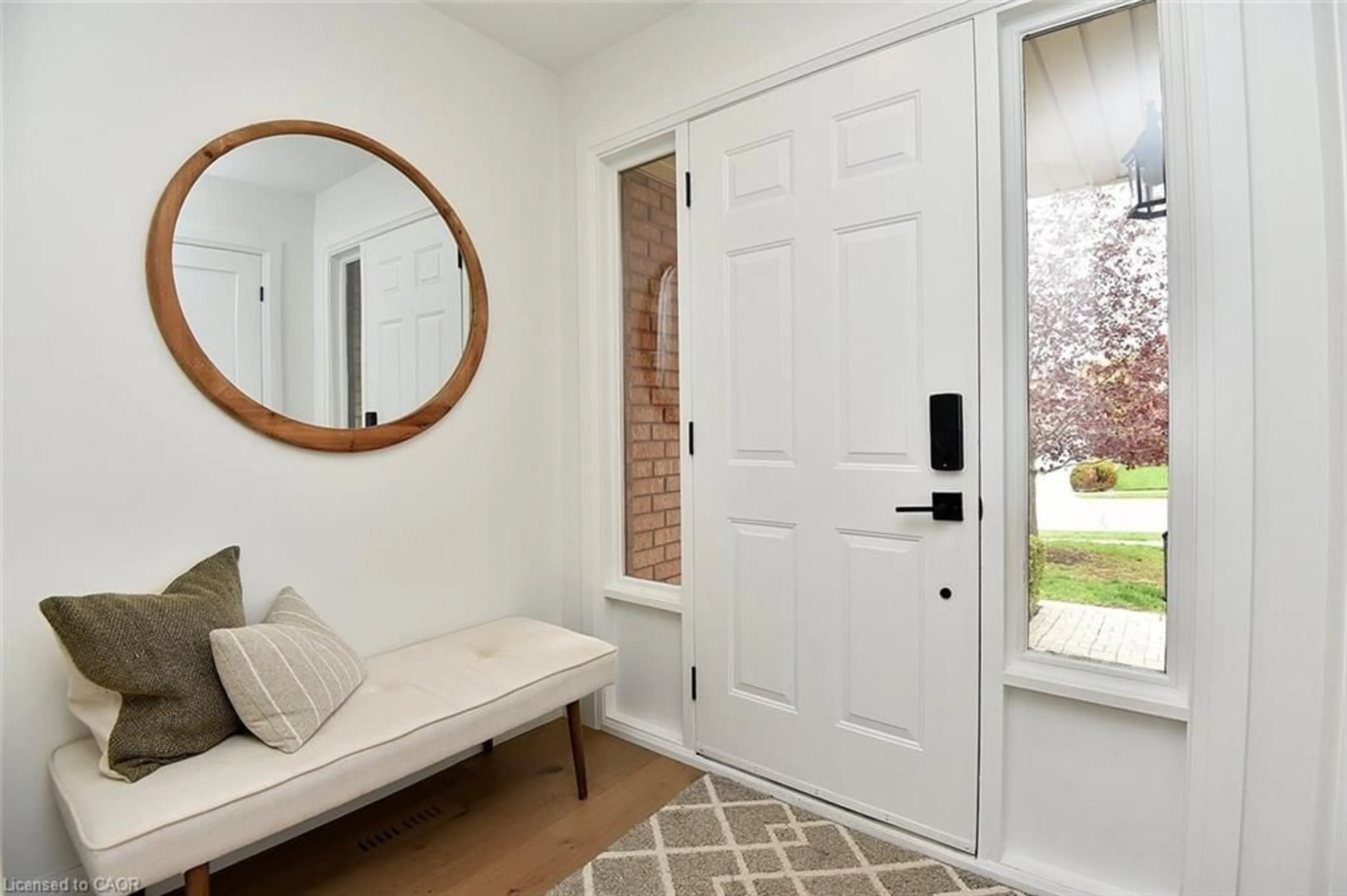 Indoor entryway for 8 Huntingwood Ave #21, Dundas Ontario L9H 6X3