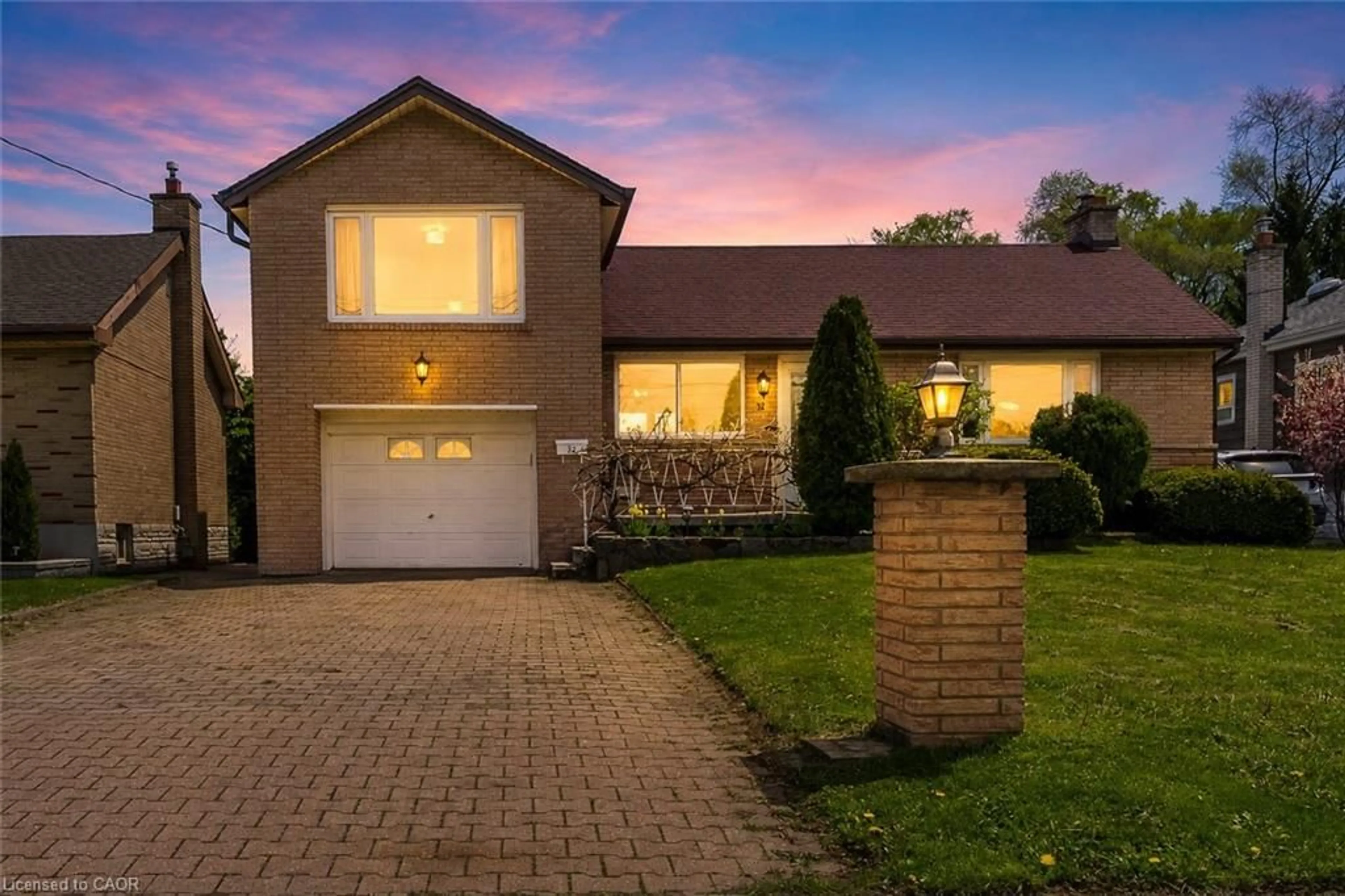 Home with brick exterior material, street for 32 Durham Rd, Stoney Creek Ontario L8E 1X1