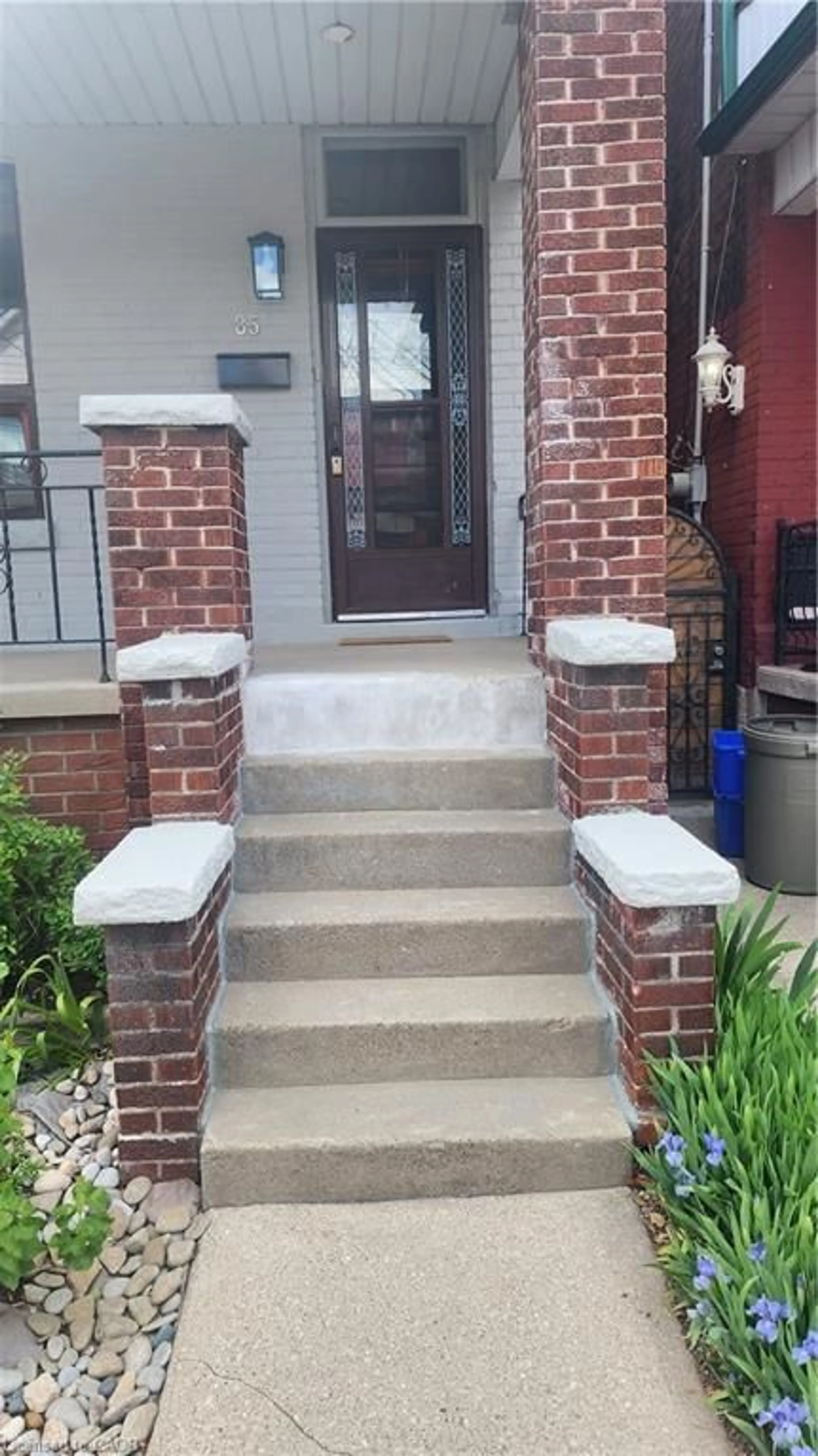 Home with brick exterior material, street for 85 Oxford St, Hamilton Ontario L8R 2W9