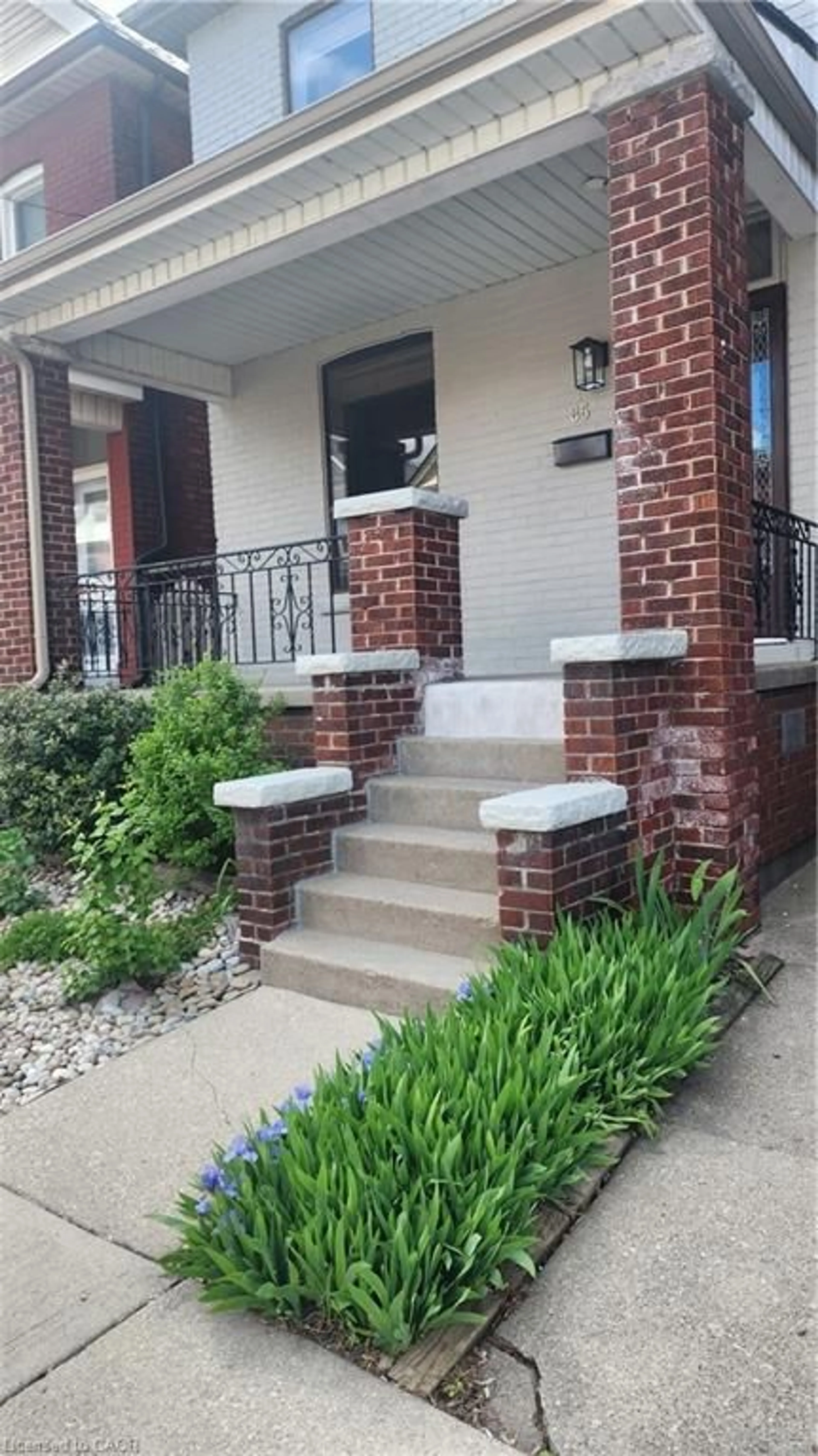 Home with brick exterior material, street for 85 Oxford St, Hamilton Ontario L8R 2W9