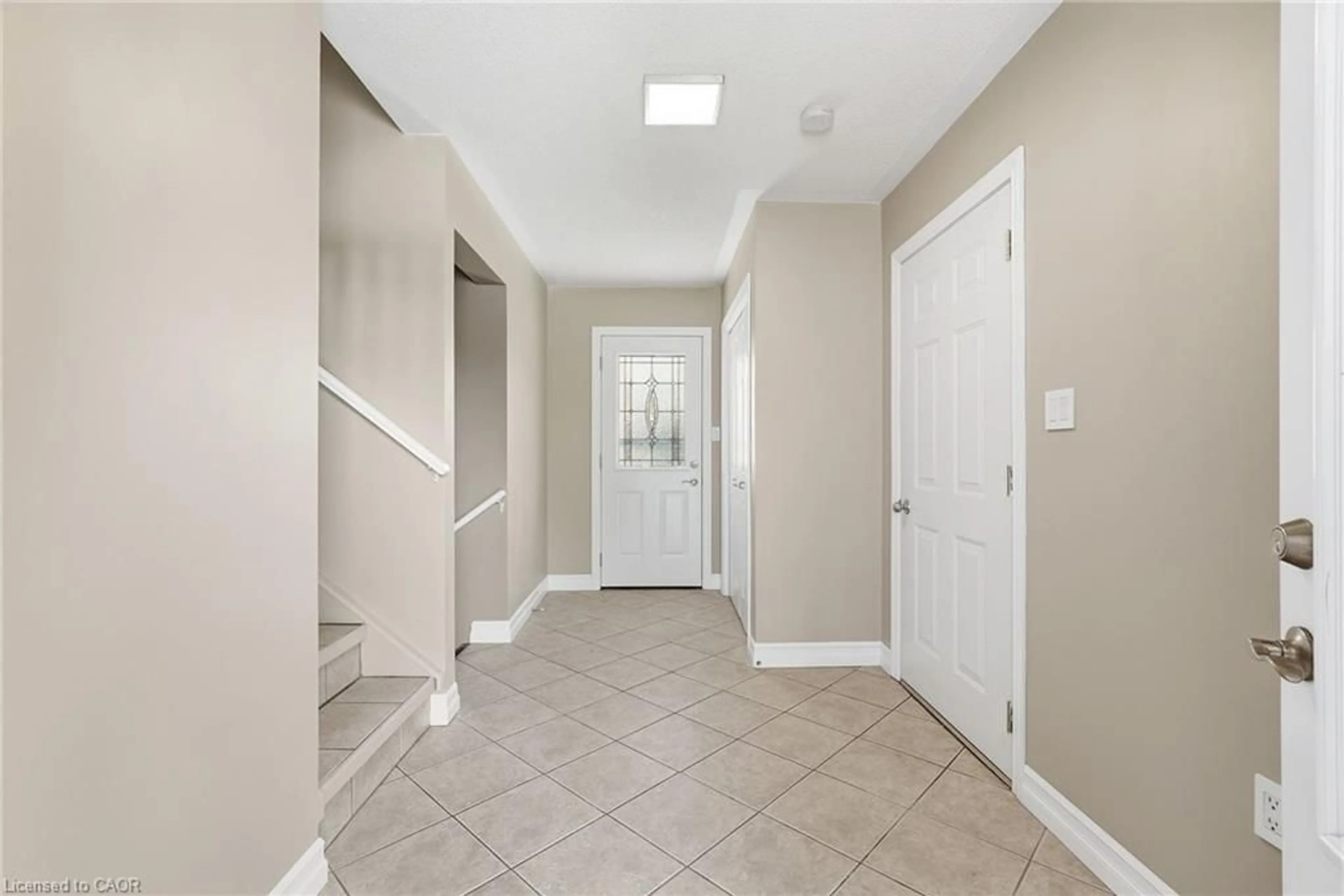Indoor entryway for 24 Jordan Dr, Belgrave Ontario N0G 1E0