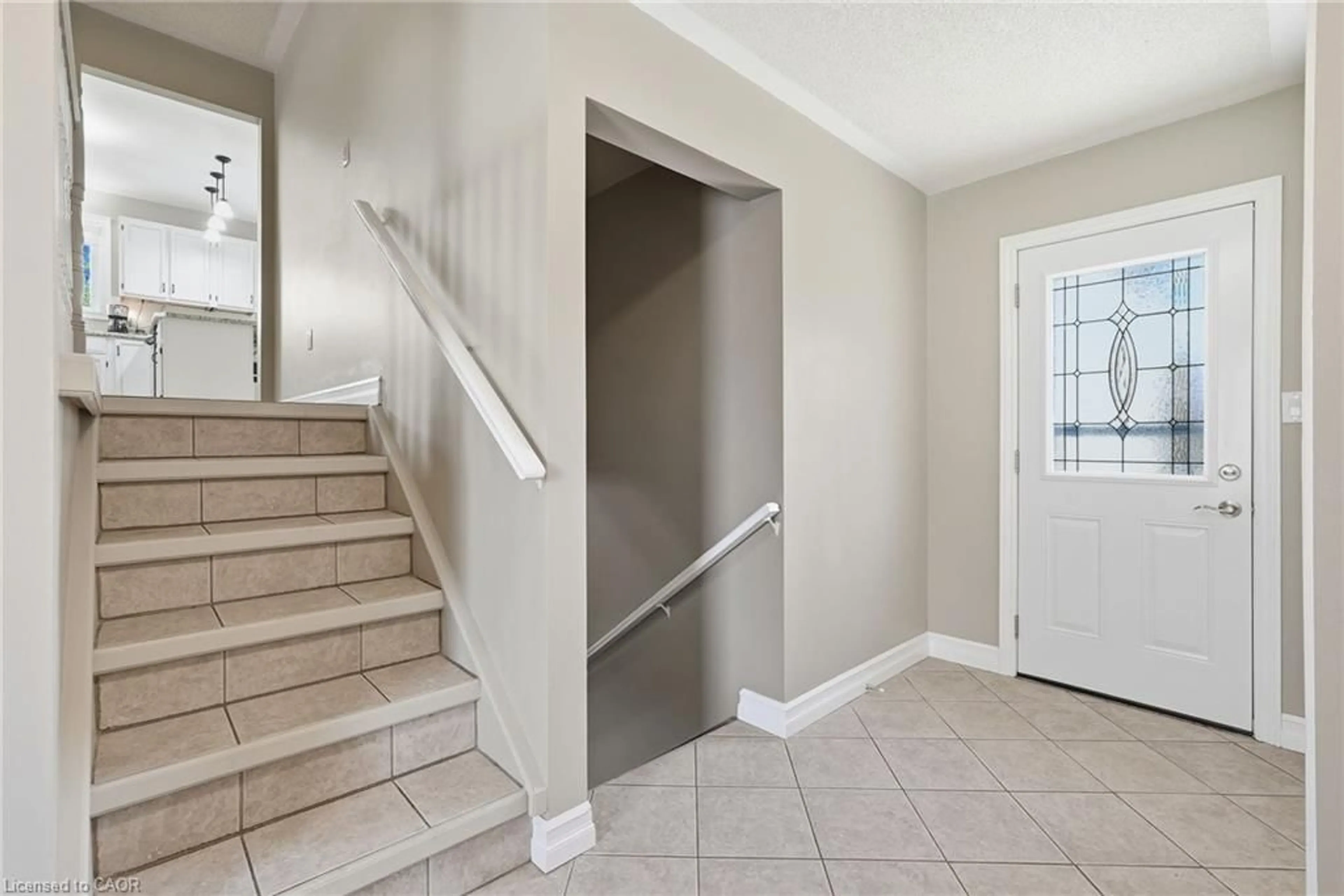 Indoor entryway for 24 Jordan Dr, Belgrave Ontario N0G 1E0