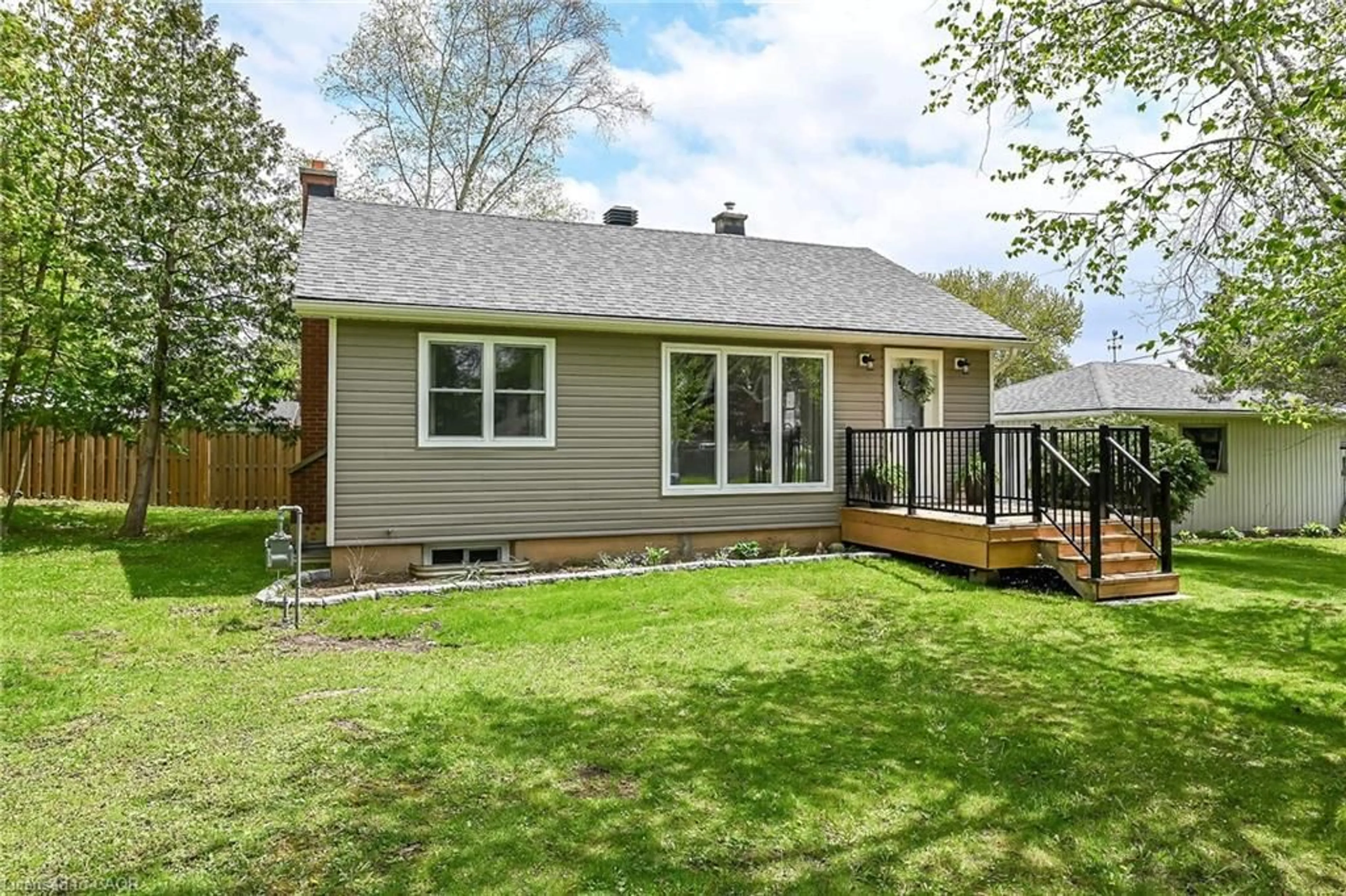 Home with vinyl exterior material, street for 34 Ottawa St, Cayuga Ontario N0A 1E0
