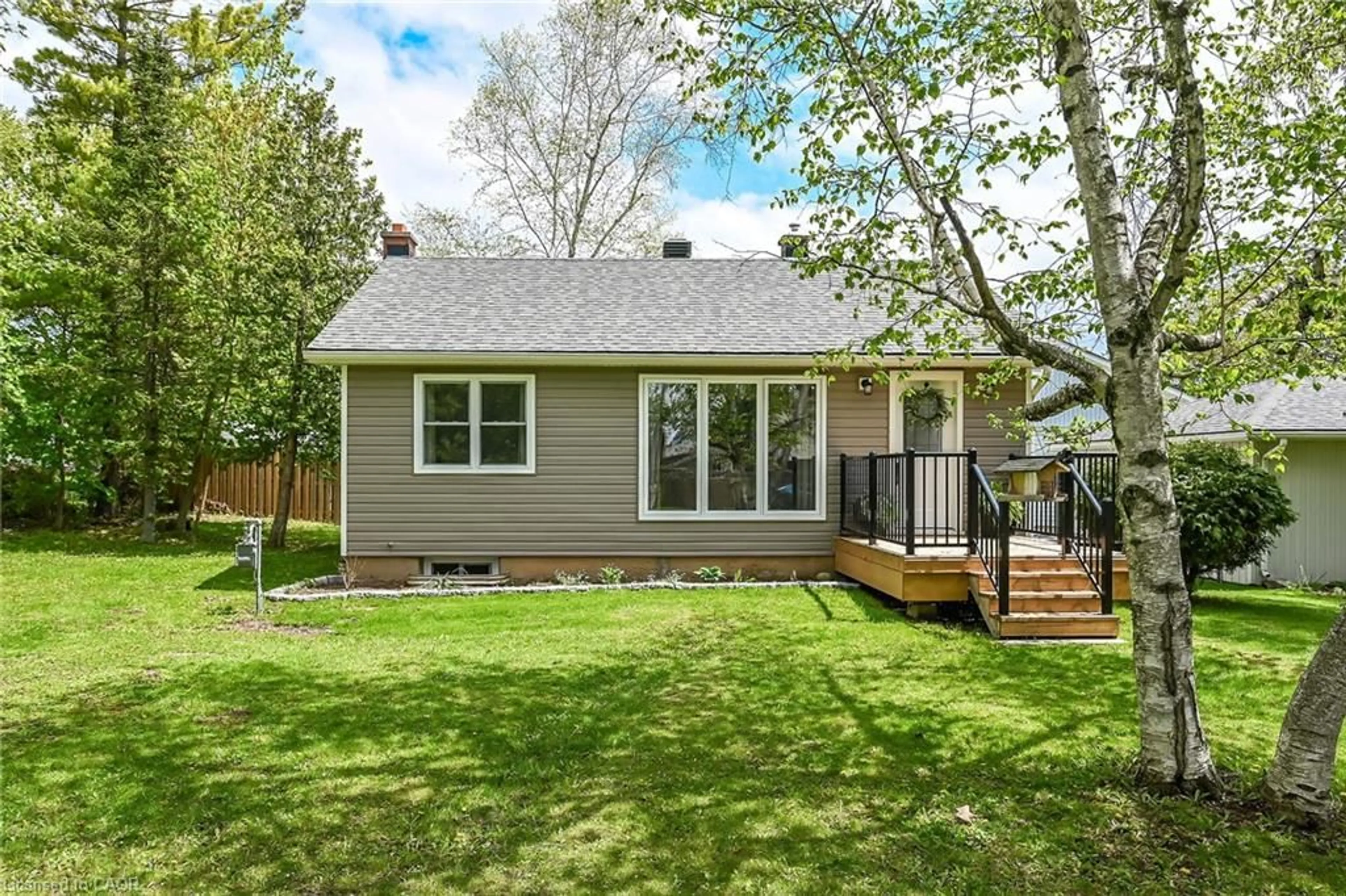Home with vinyl exterior material, street for 34 Ottawa St, Cayuga Ontario N0A 1E0