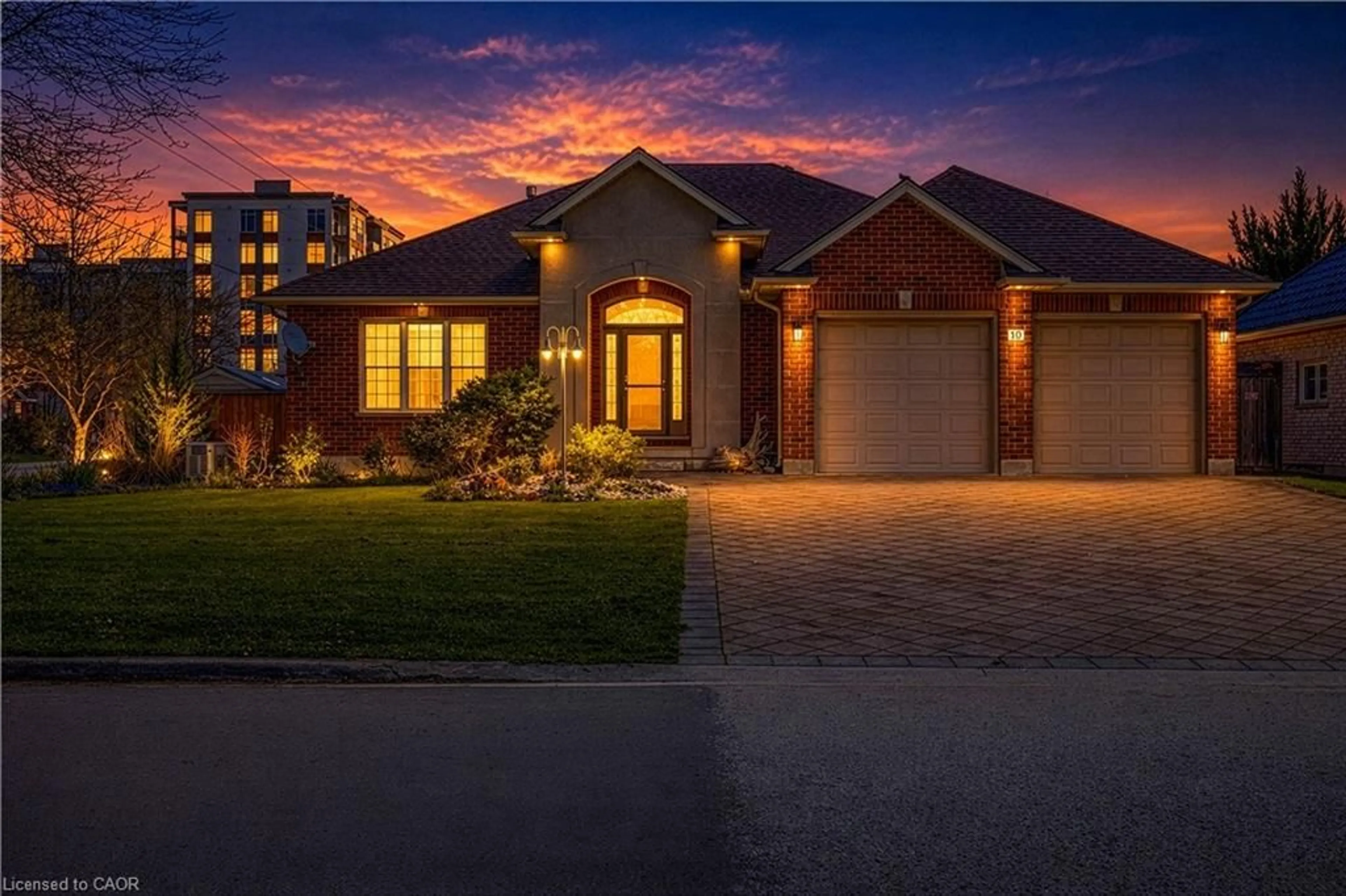 Home with brick exterior material, street for 10 Prince Of Wales Gate, London Ontario N6H 5M3