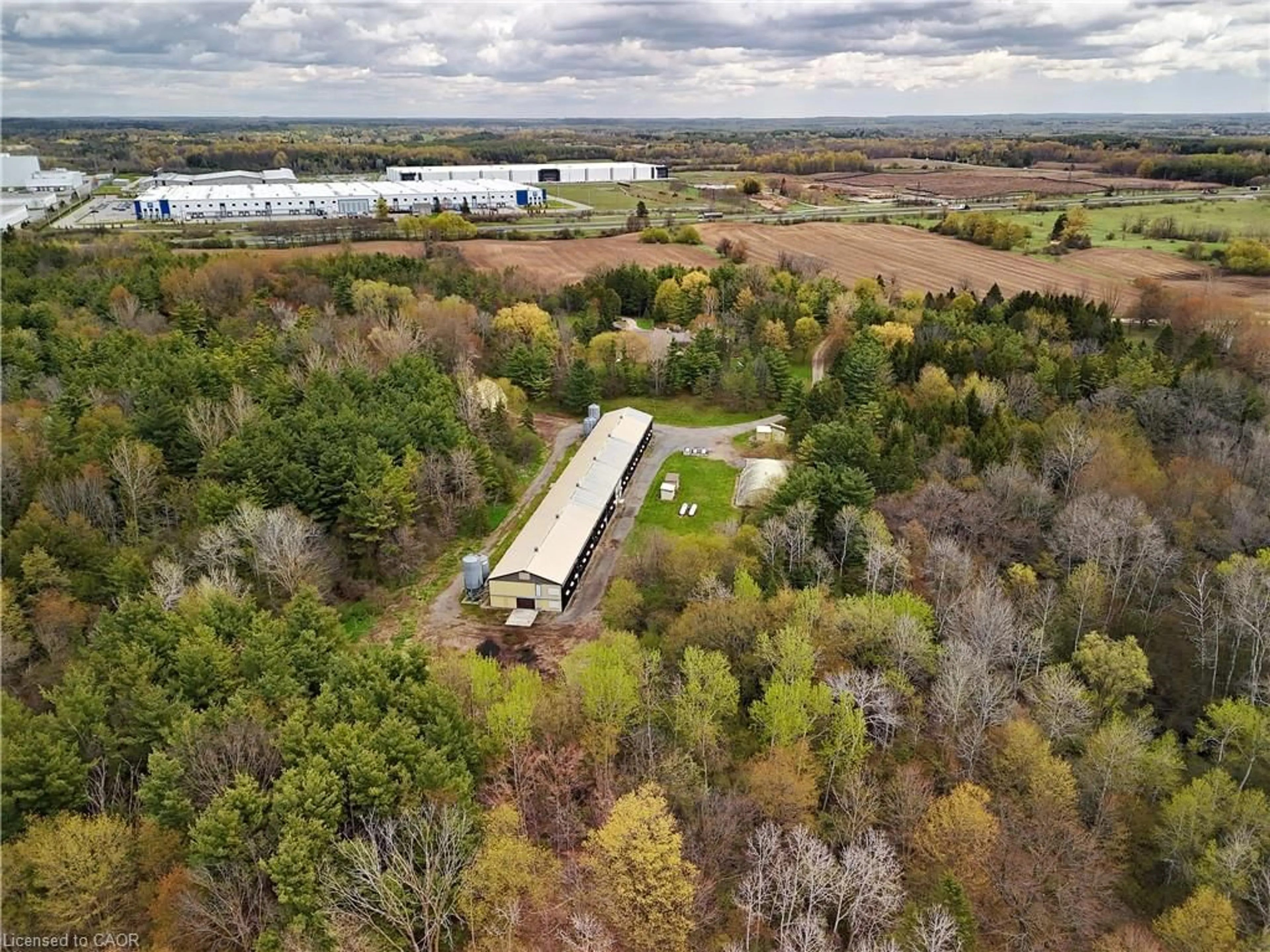 A pic from outside/outdoor area/front of a property/back of a property/a pic from drone, unknown for 4646 Sideroad 20 N, Puslinch Ontario N1H 6J3