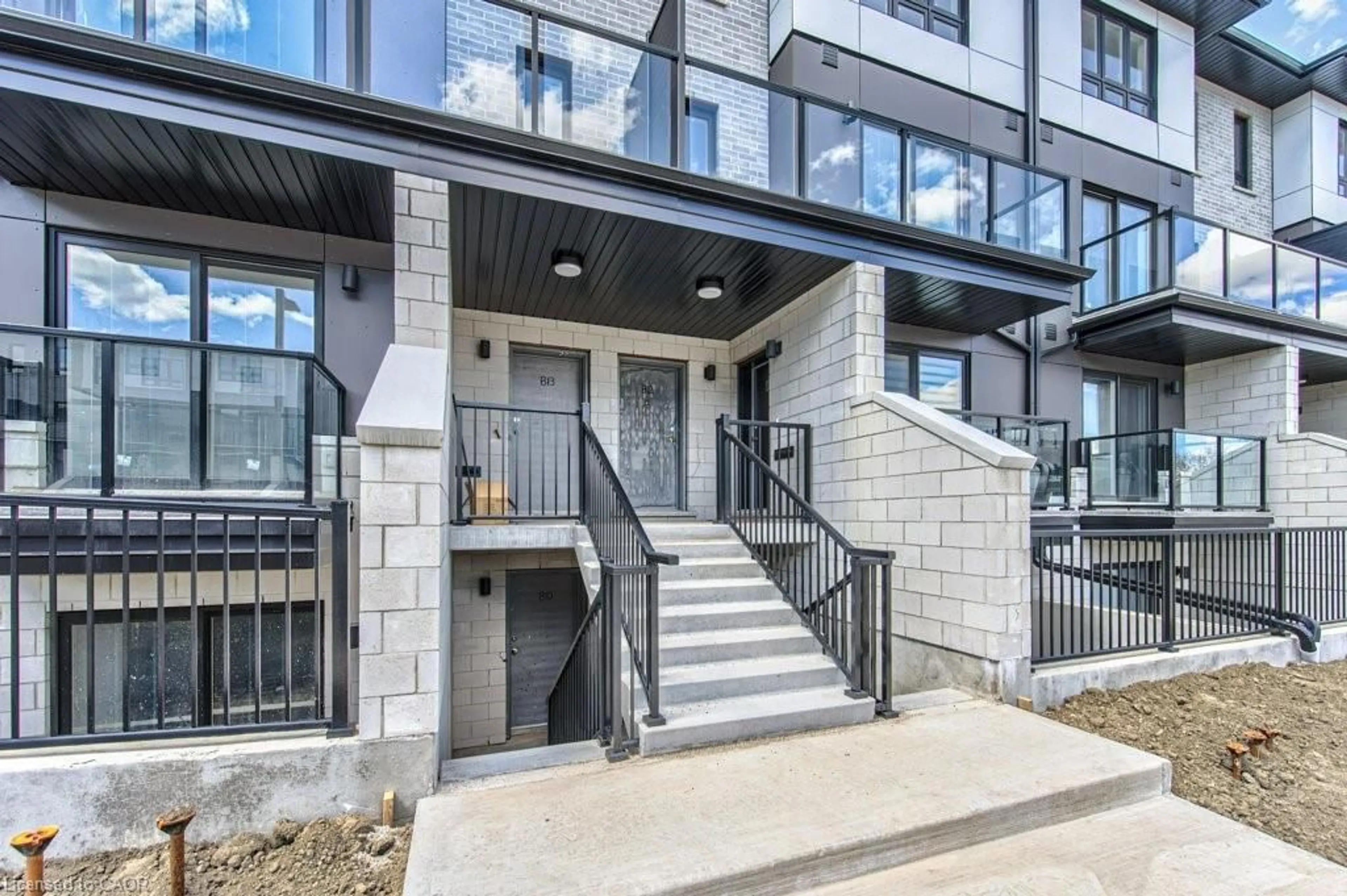 Indoor entryway for 410 Northfield Dr #B11, Waterloo Ontario N2L 0A6