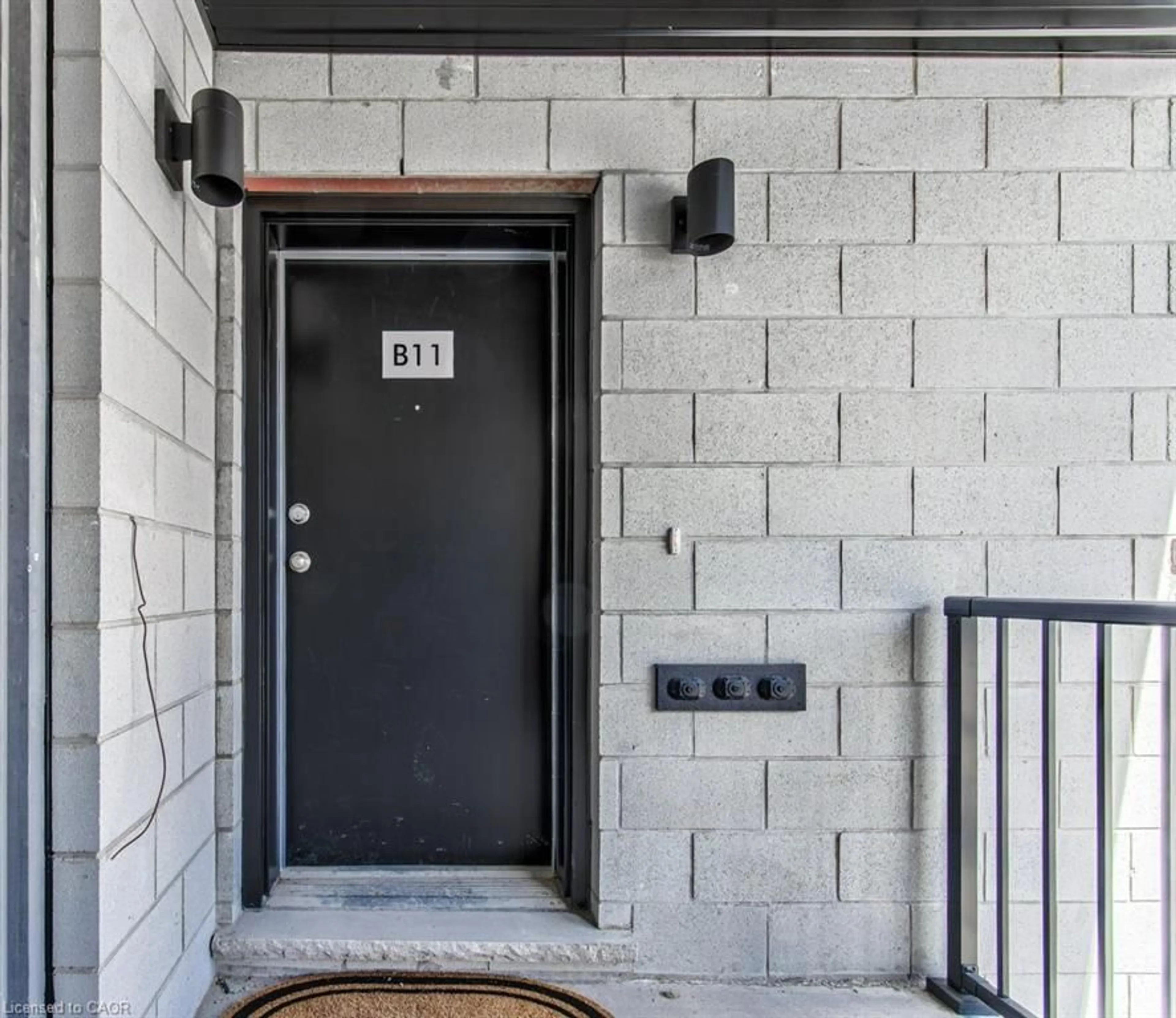 Indoor entryway for 410 Northfield Dr #B11, Waterloo Ontario N2L 0A6