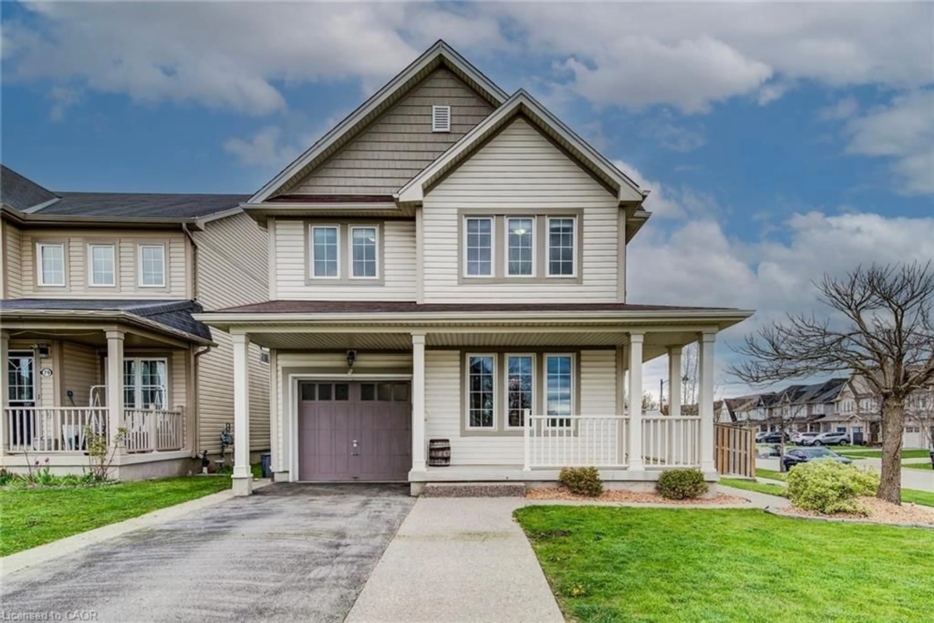Home with vinyl exterior material, street for 11 Shallow Creek Rd, Breslau Ontario N0B 1M0