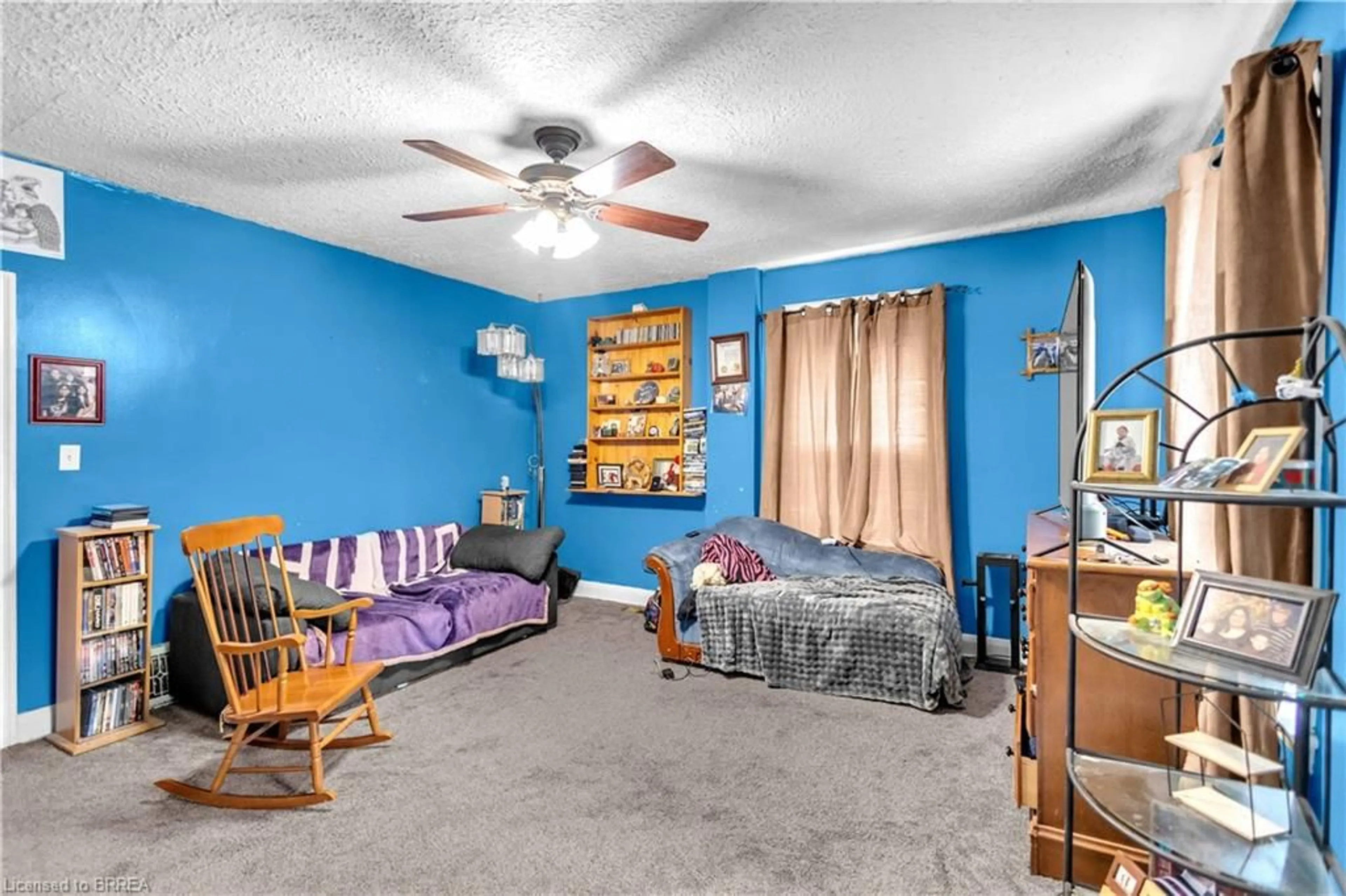 A pic of a room for 35 James Ave, Brantford Ontario N3S 6Y2
