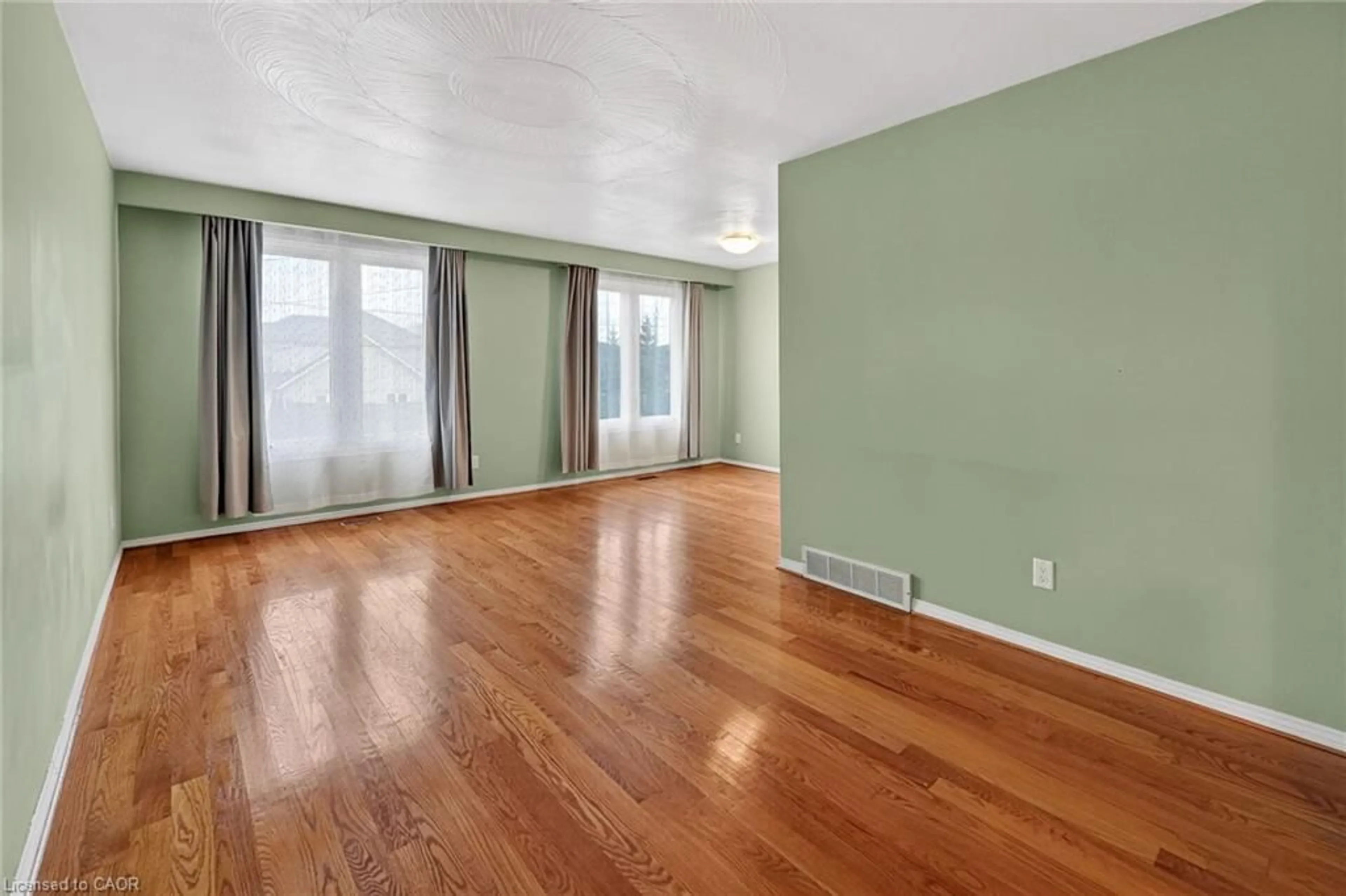 A pic of a room for 358 Federal St, Stoney Creek Ontario L8E 2B5