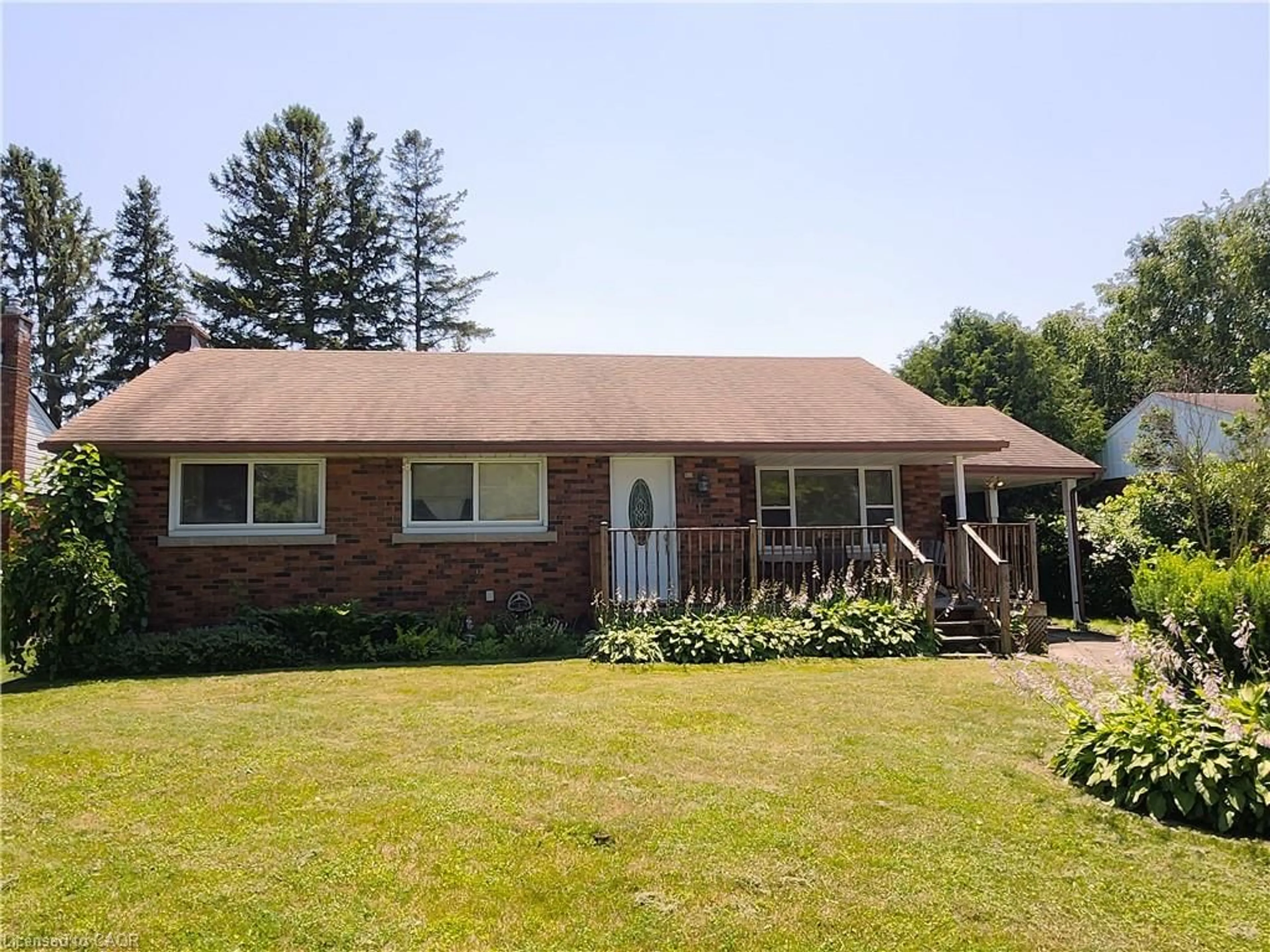 Home with brick exterior material, street for 6142 Scott St, Niagara Falls Ontario L2E 3B5