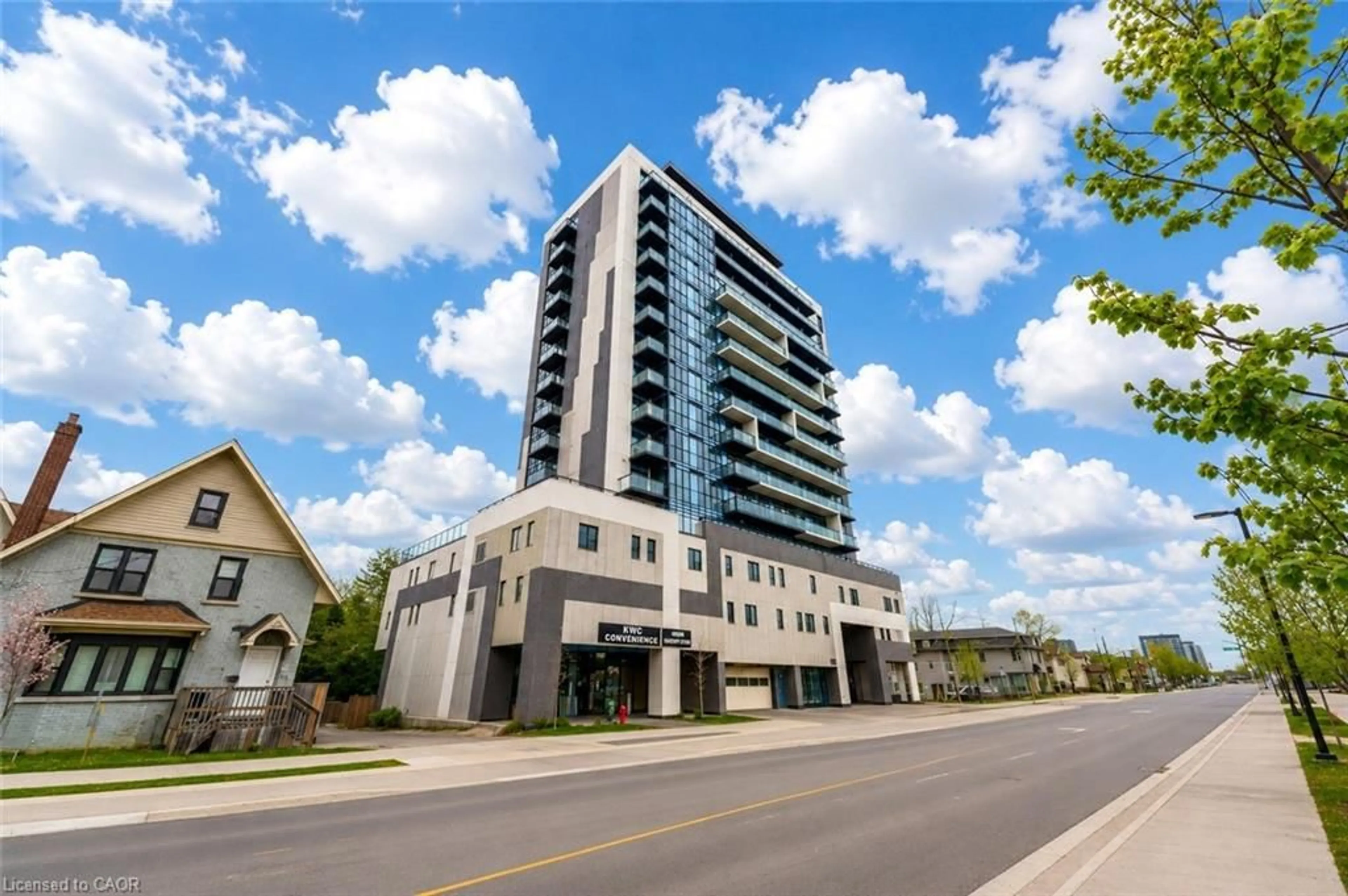Unknown for 128 King St #904, Waterloo Ontario N2J 0E9