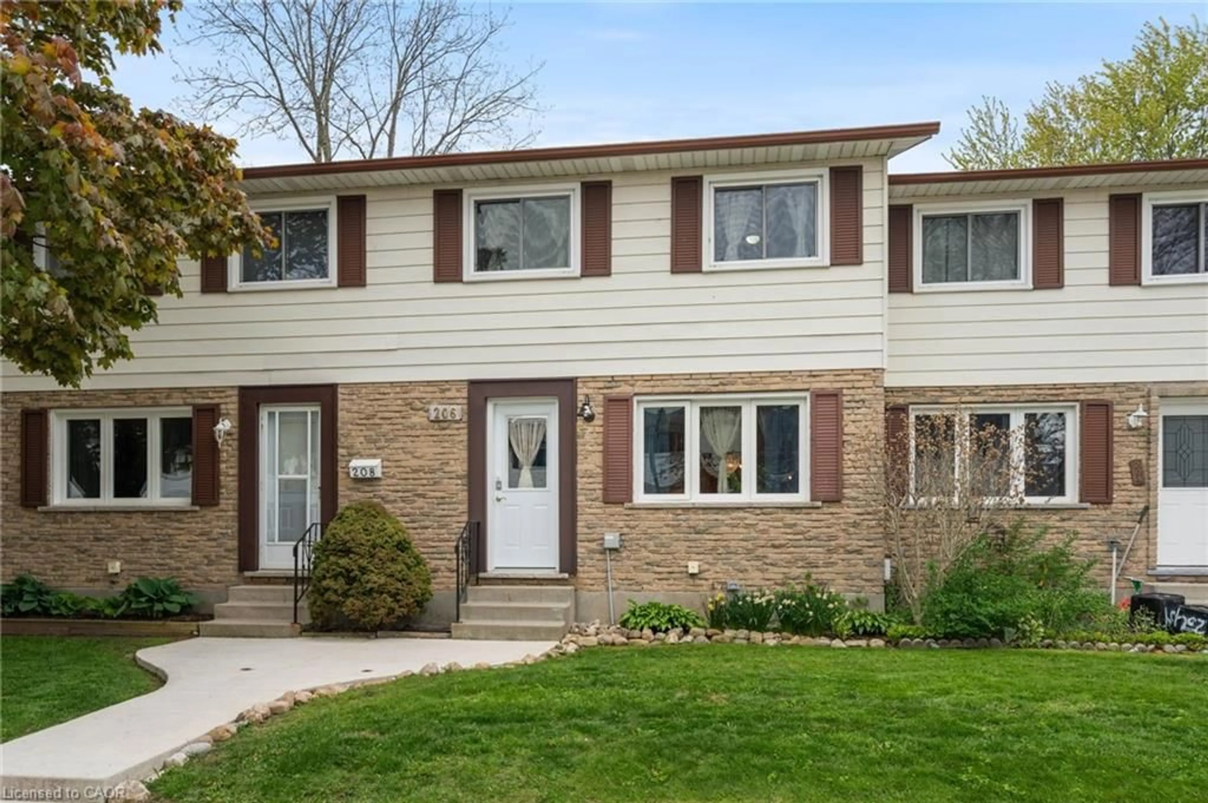 Home with brick exterior material, street for 206 Richardson Dr, Port Dover Ontario N0A 1N4