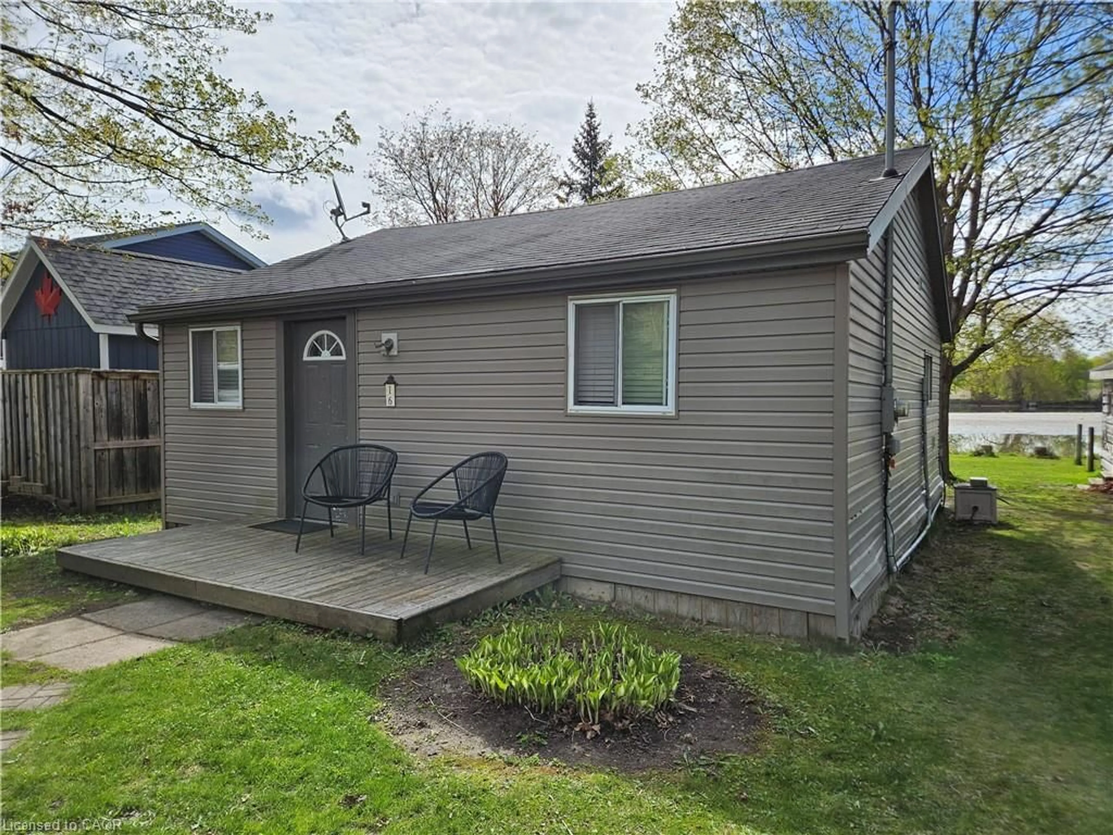 Patio, street for 1323 Queen St #125, New Dundee Ontario N0B 2E0