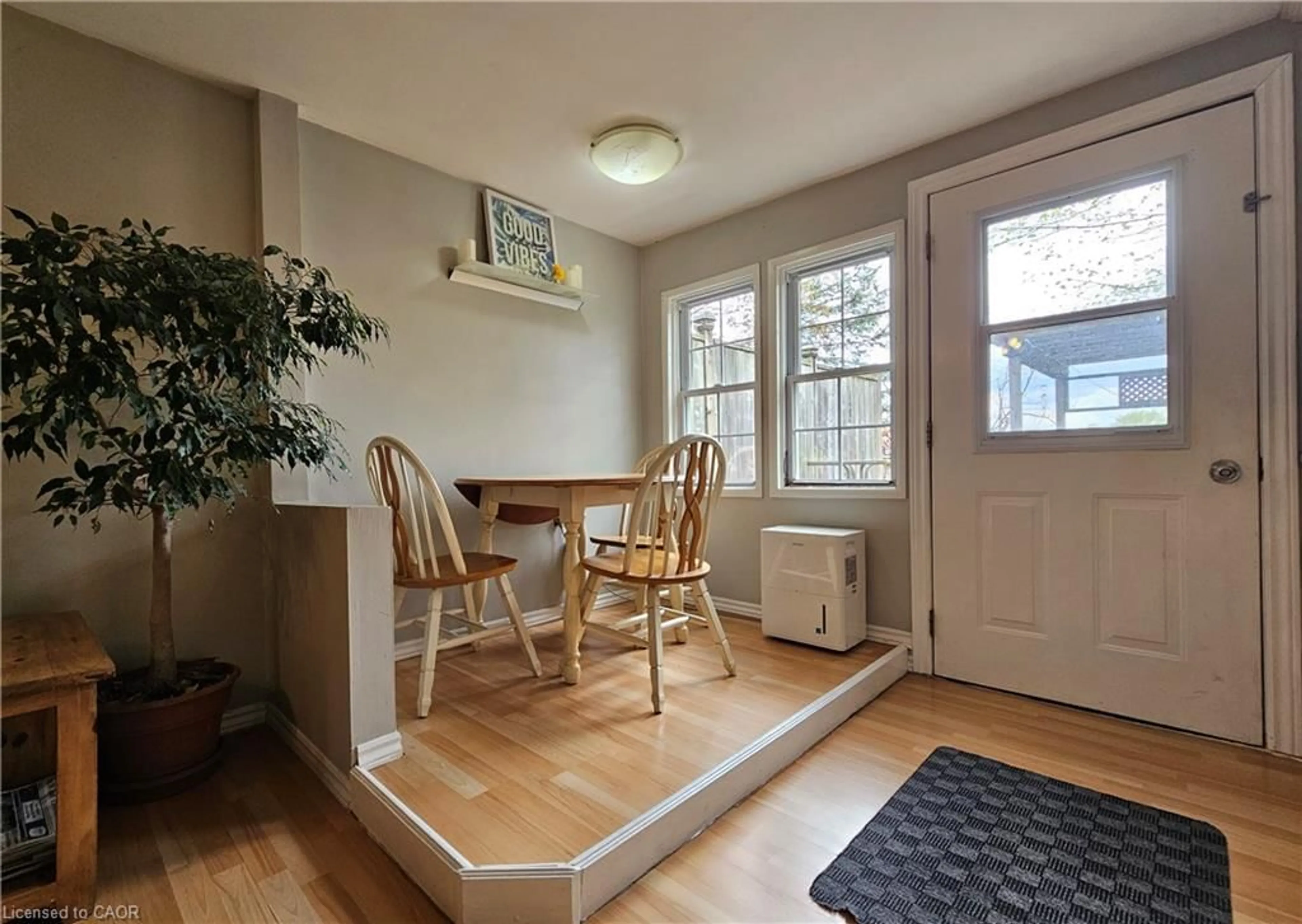 Indoor entryway for 1323 Queen St #125, New Dundee Ontario N0B 2E0