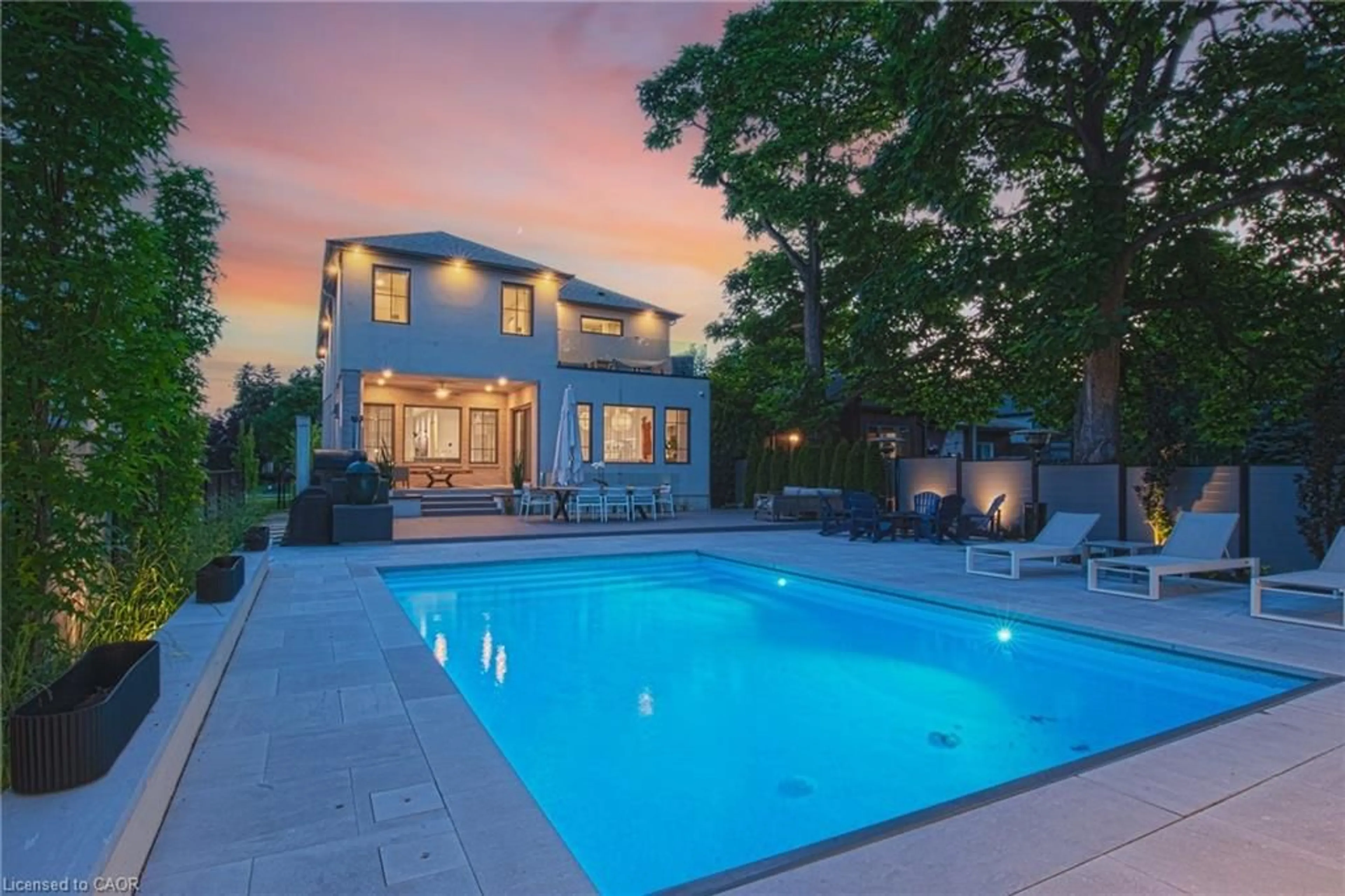 Pool for 977 Gorton Ave, Burlington Ontario L7T 1S6