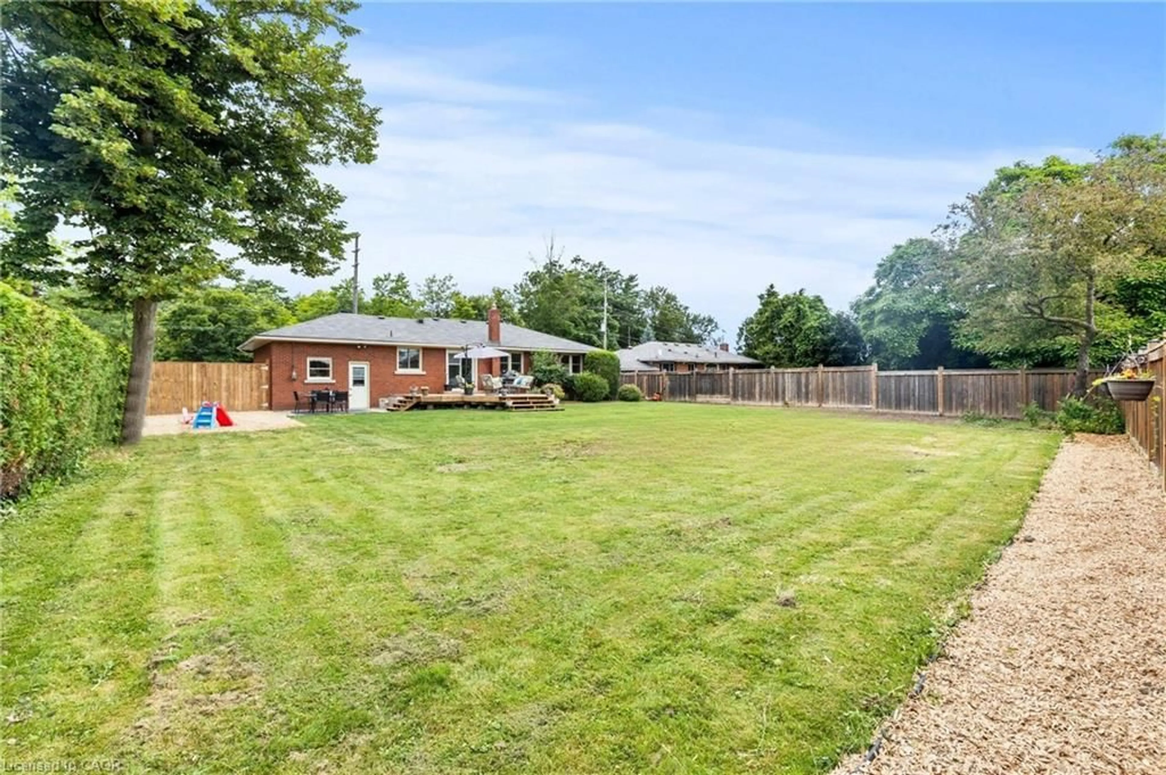 A pic from outside/outdoor area/front of a property/back of a property/a pic from drone, unknown for 4153 Aberdeen Rd, Beamsville Ontario L0R 1B6