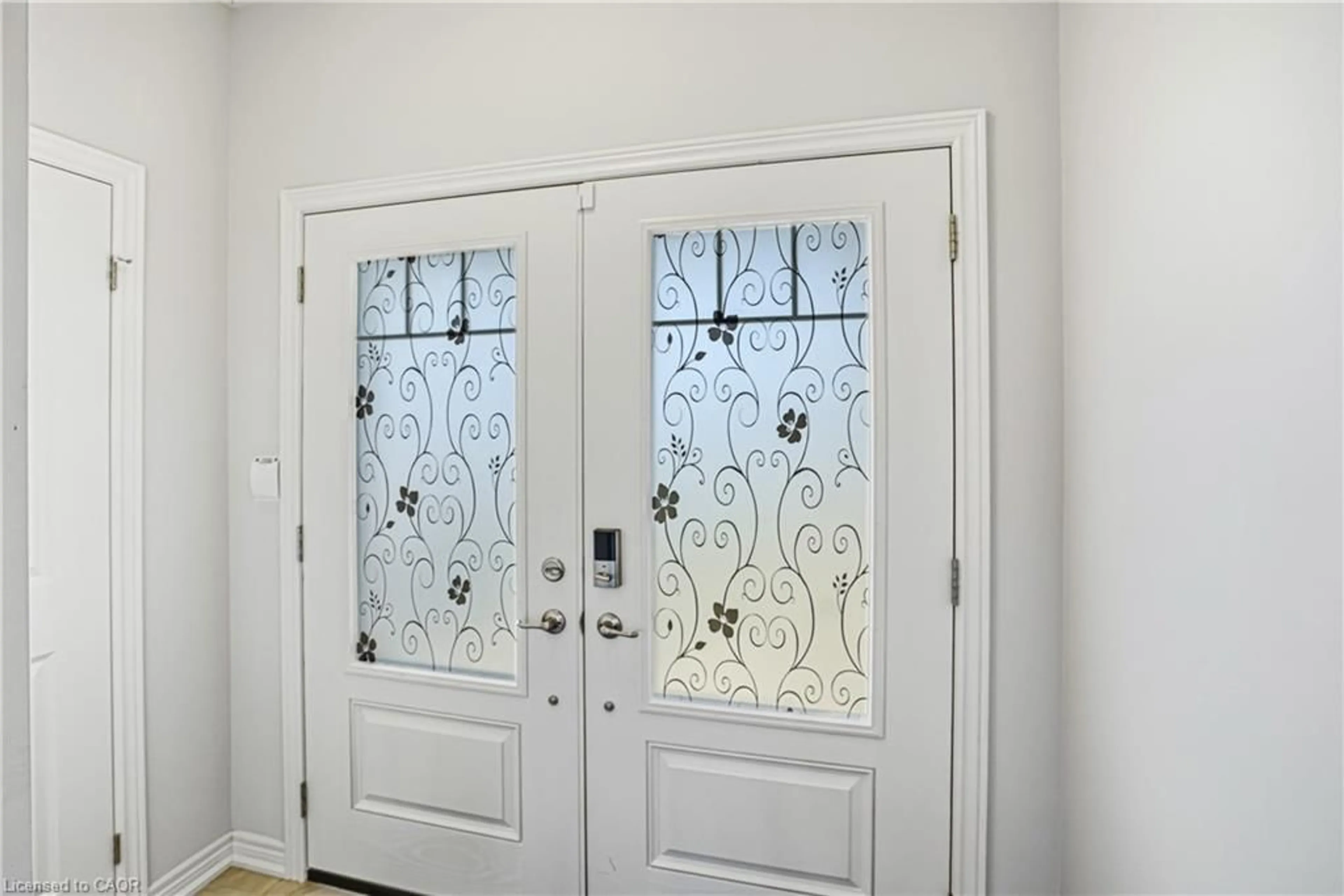 Indoor entryway for 3645 Allen Trail, Fort Erie Ontario L0S 1N0