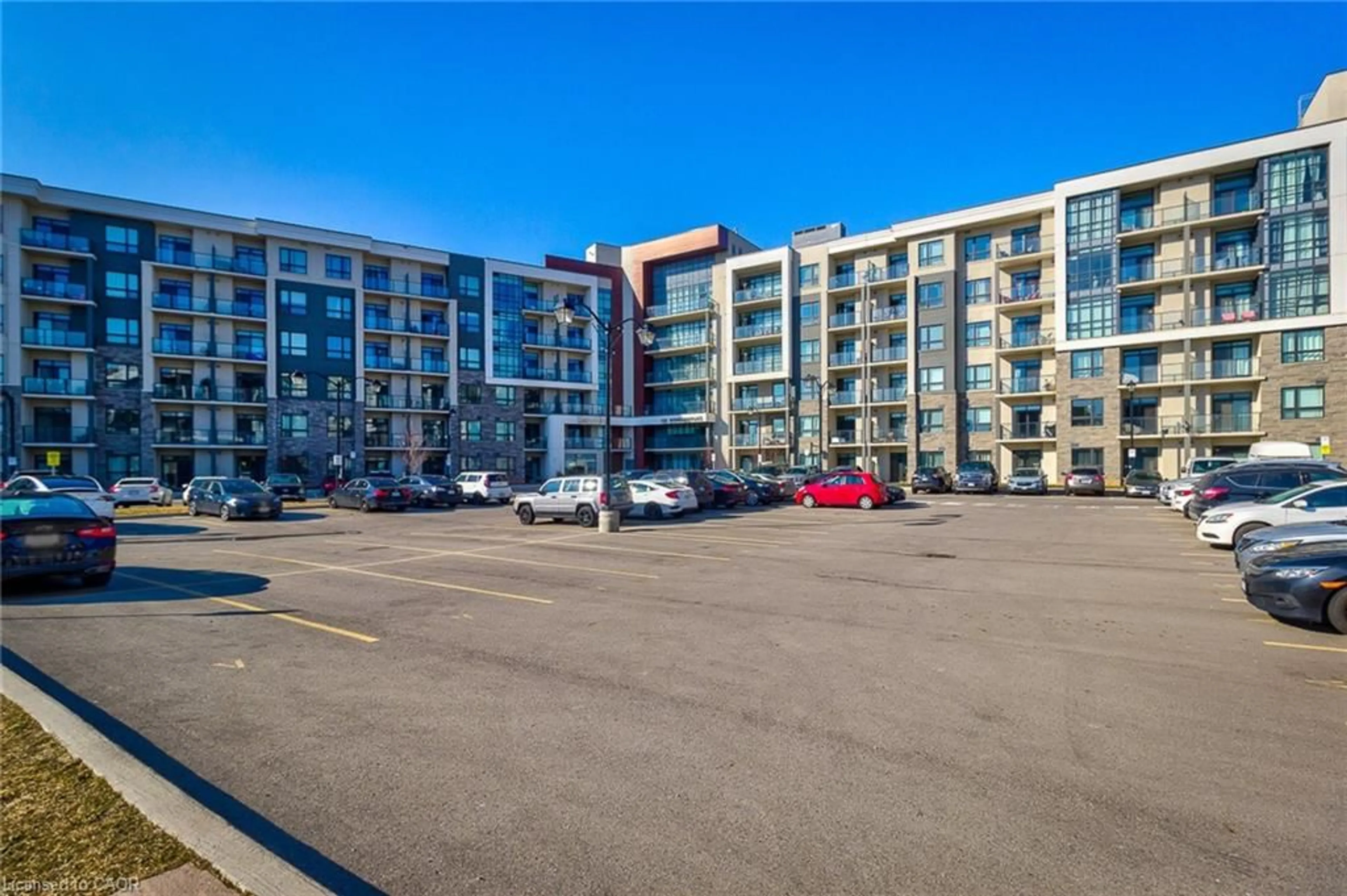 A pic from outside/outdoor area/front of a property/back of a property/a pic from drone, unknown for 125 Shoreview Pl, Stoney Creek Ontario L8E 0K3