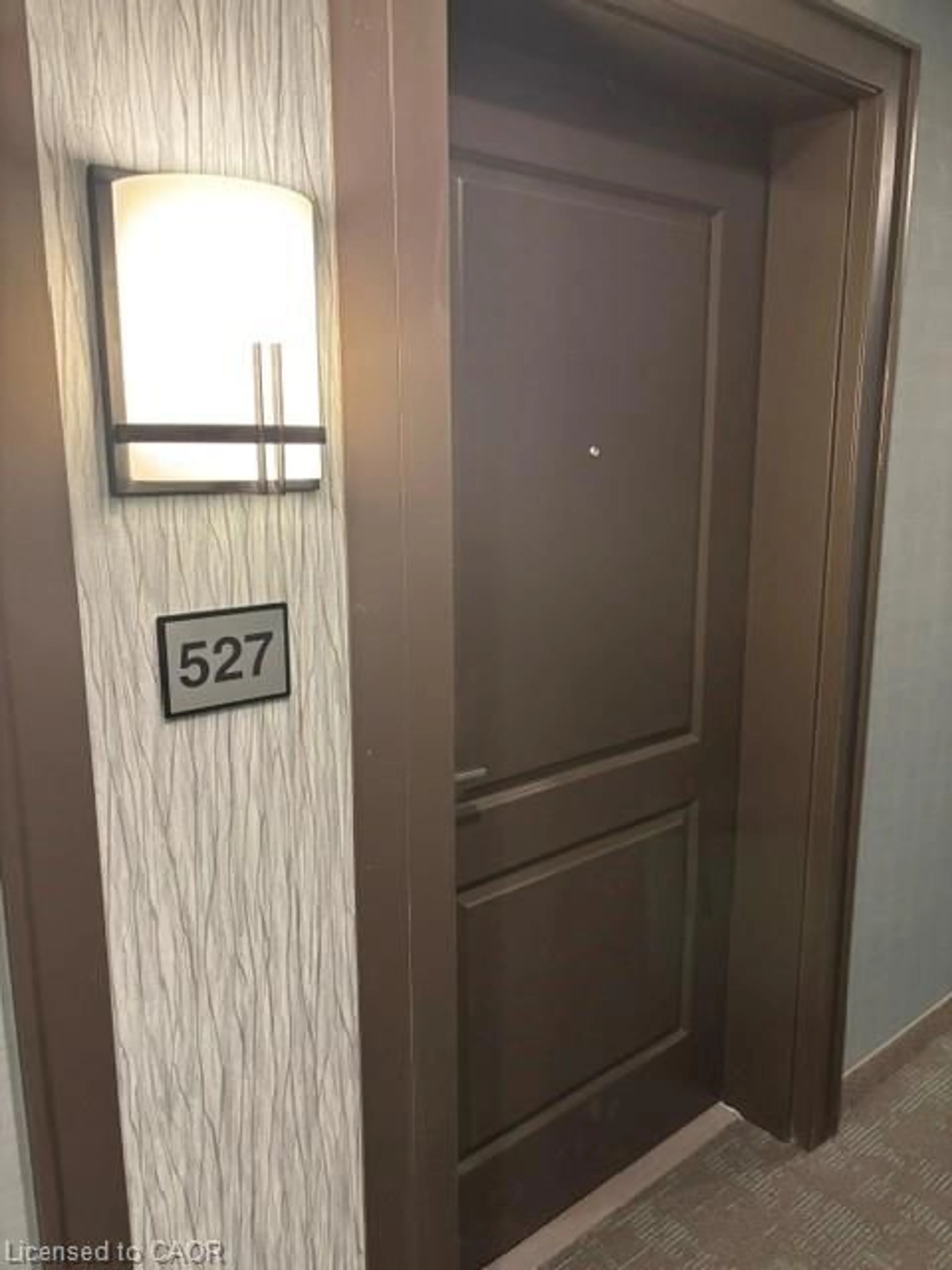 Indoor foyer for 10 Mallard Trail #527, Waterdown Ontario L8B 2A7