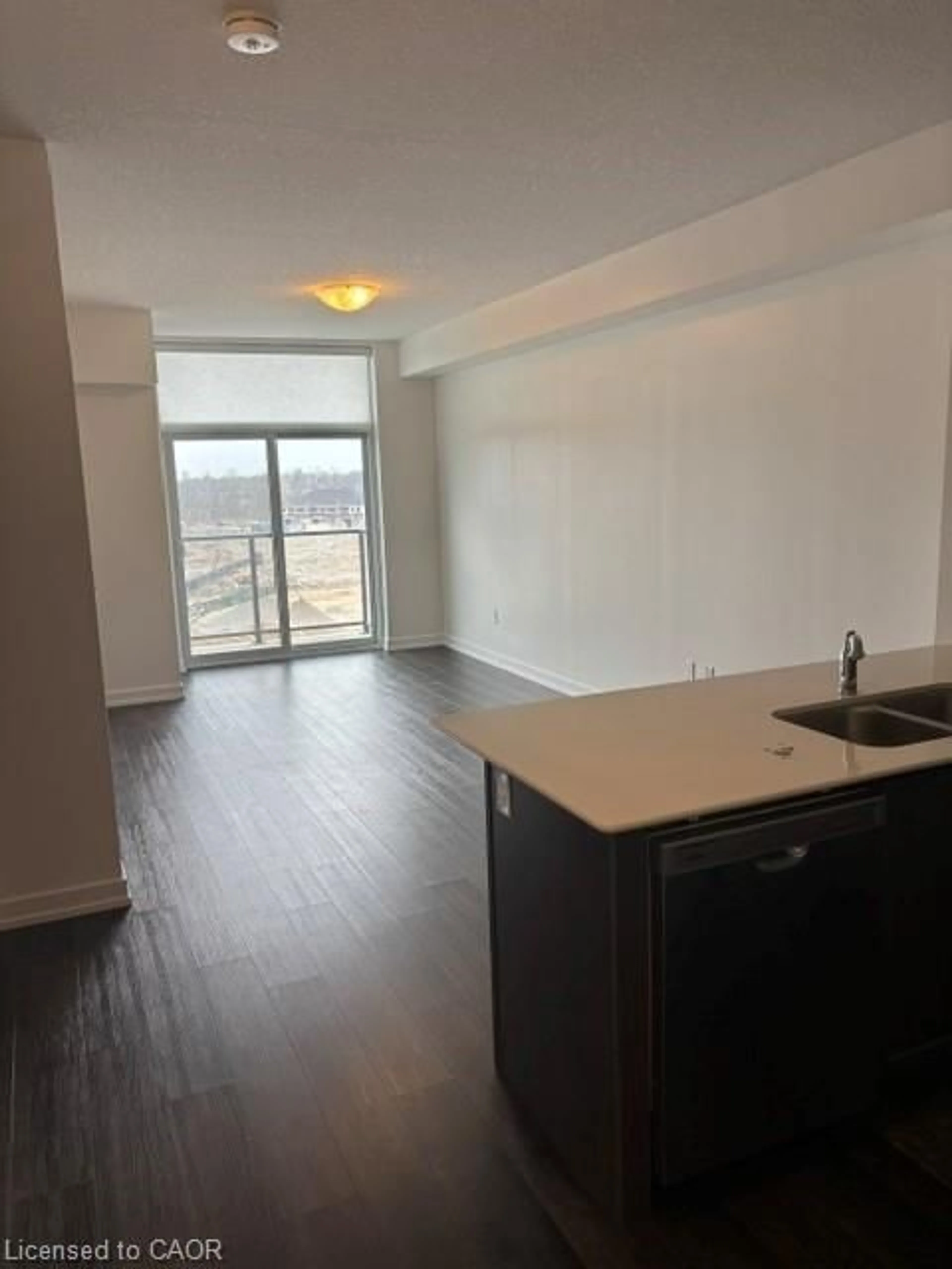 A pic of a room for 10 Mallard Trail #527, Waterdown Ontario L8B 2A7