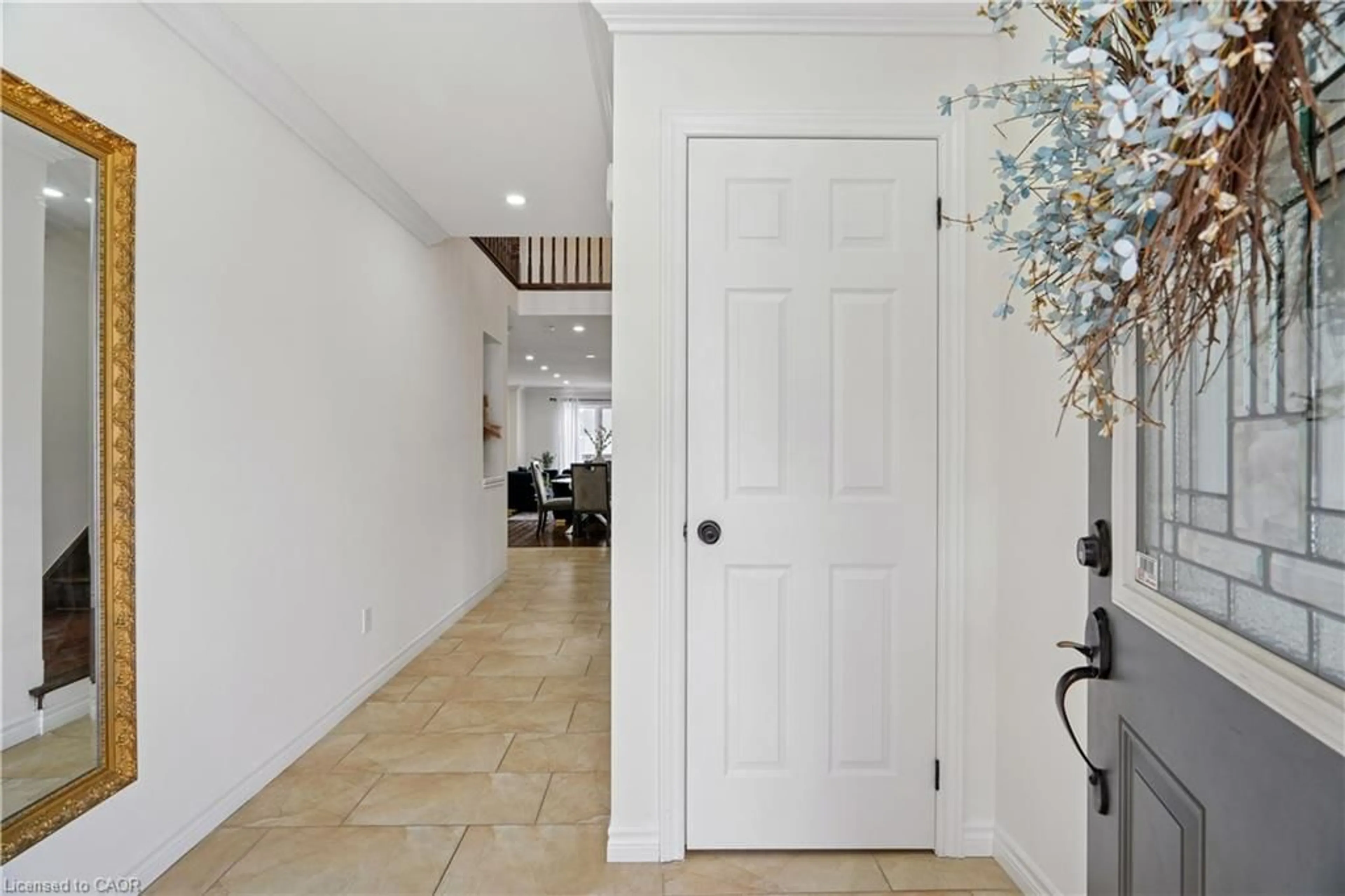 Indoor entryway for 132 Coker Cres, Rockwood Ontario N0B 2K0