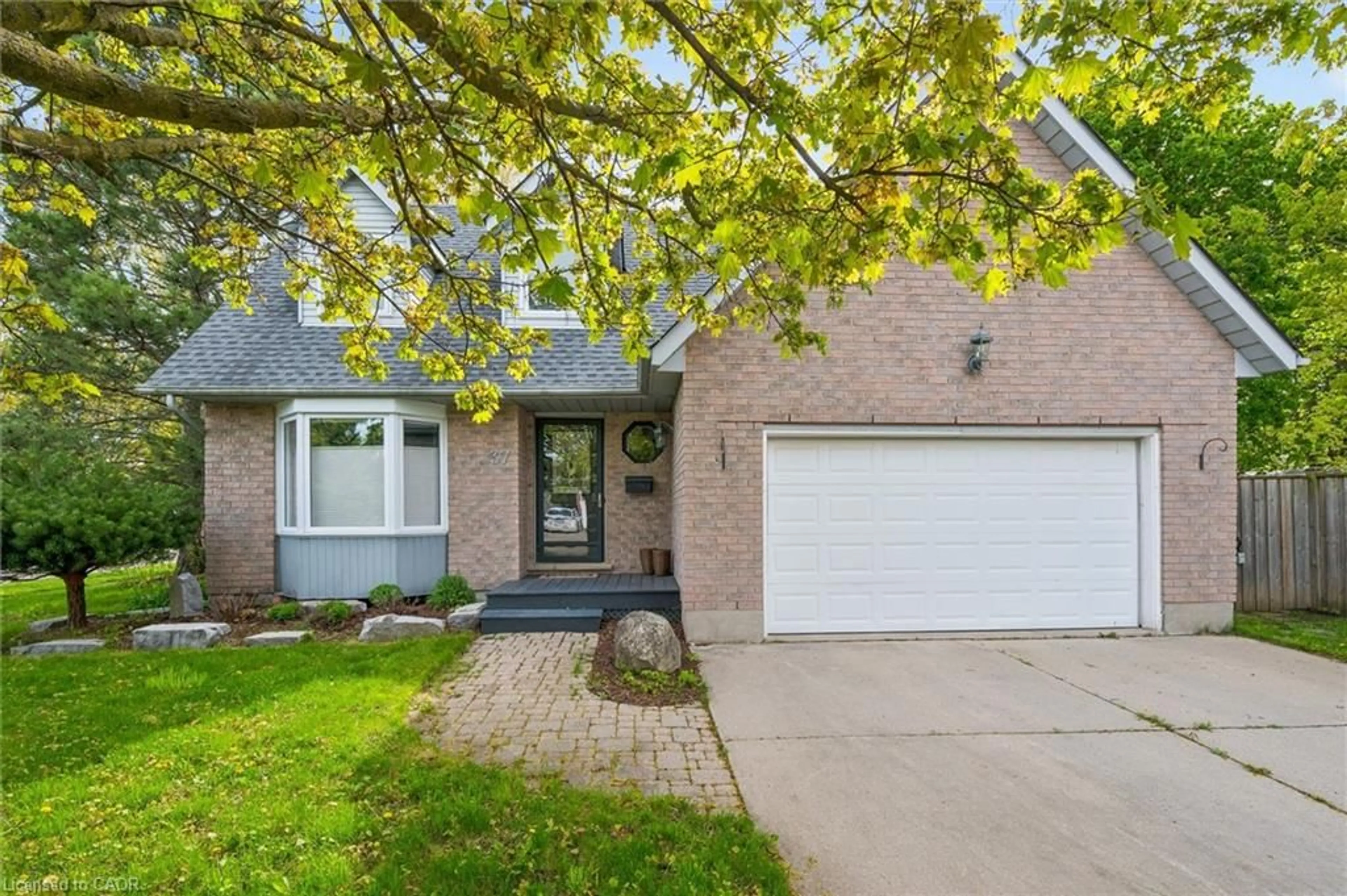 Home with brick exterior material, street for 37 Enfield Dr, Cambridge Ontario N1P 1A5